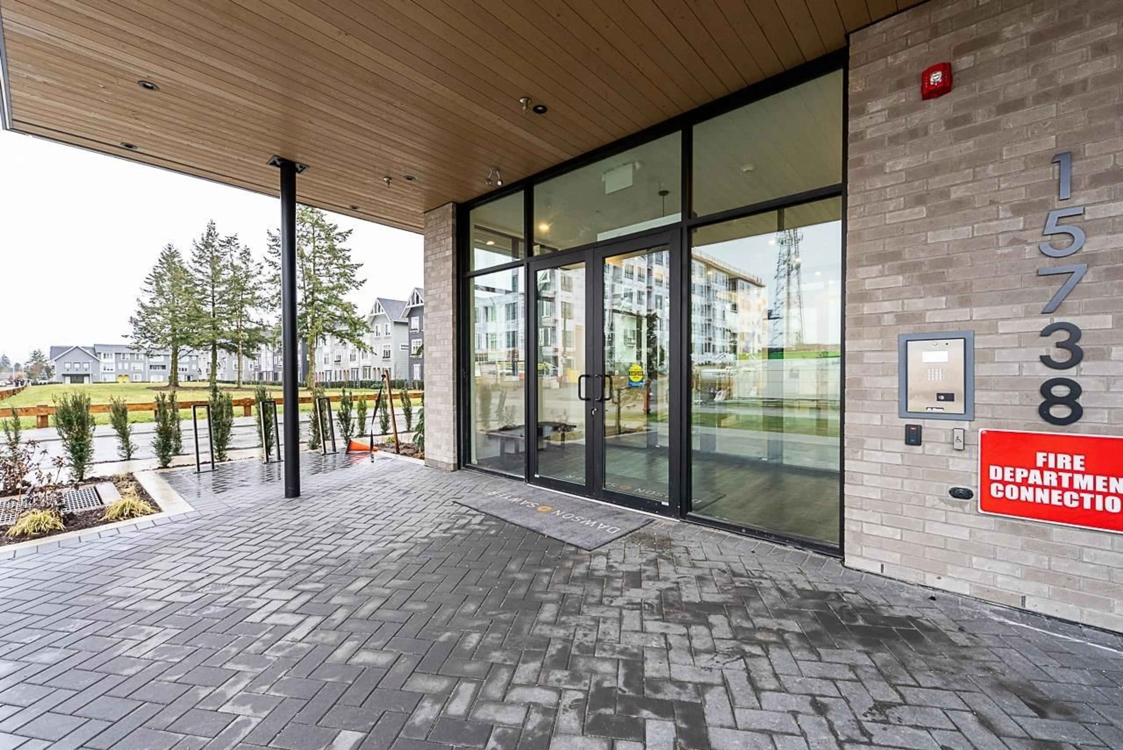 Indoor foyer for 214 - 15738 85, Surrey British Columbia V4N6Y1