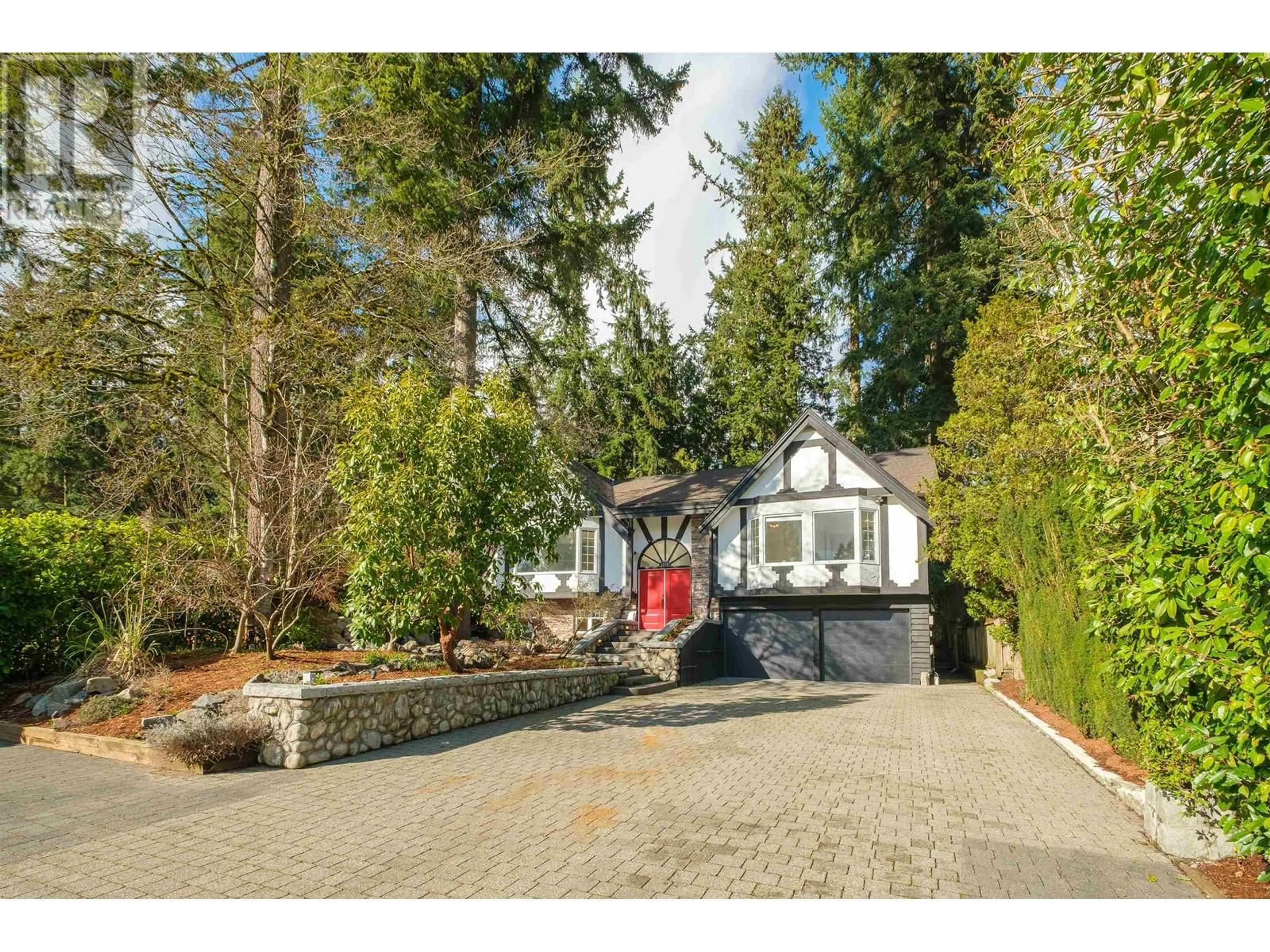 Unknown for 2548 BOSWELL AVENUE, North Vancouver British Columbia V7H1L7