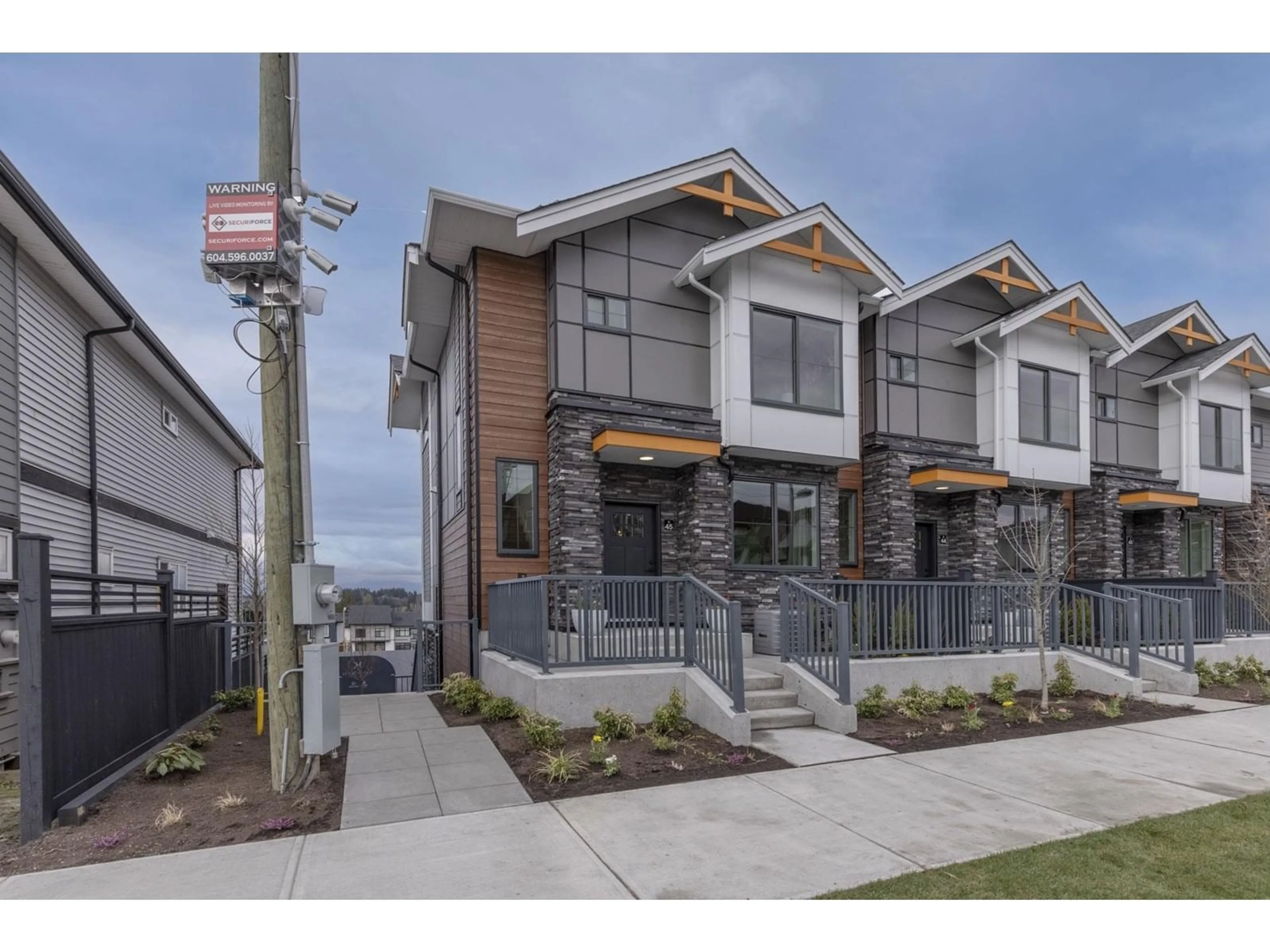 Home with vinyl exterior material, street for 39 - 6035 141, Surrey British Columbia V3X0G1