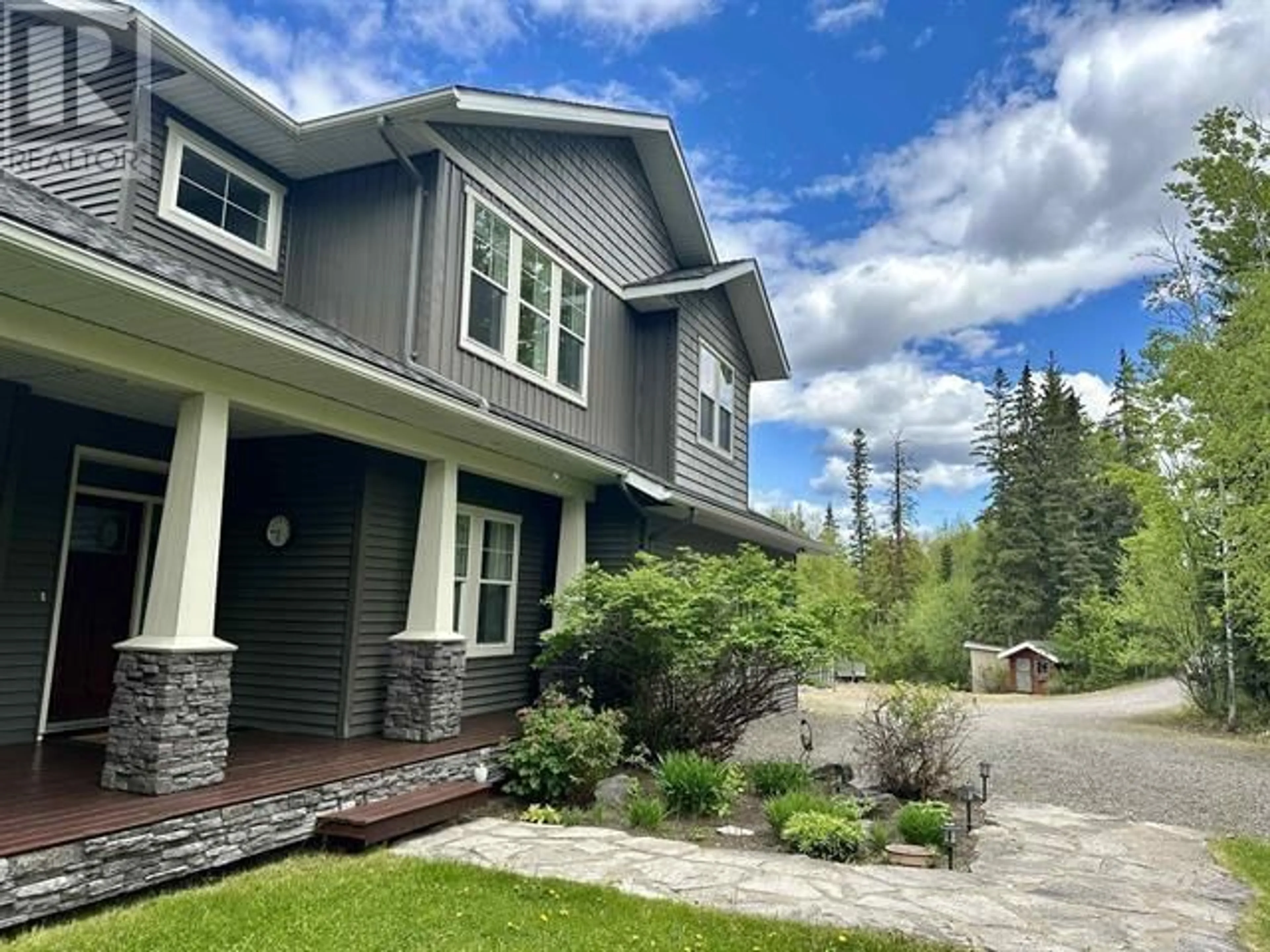 Home with vinyl exterior material, mountain view for 1787 16 HIGHWAY, Vanderhoof British Columbia V0J3A0