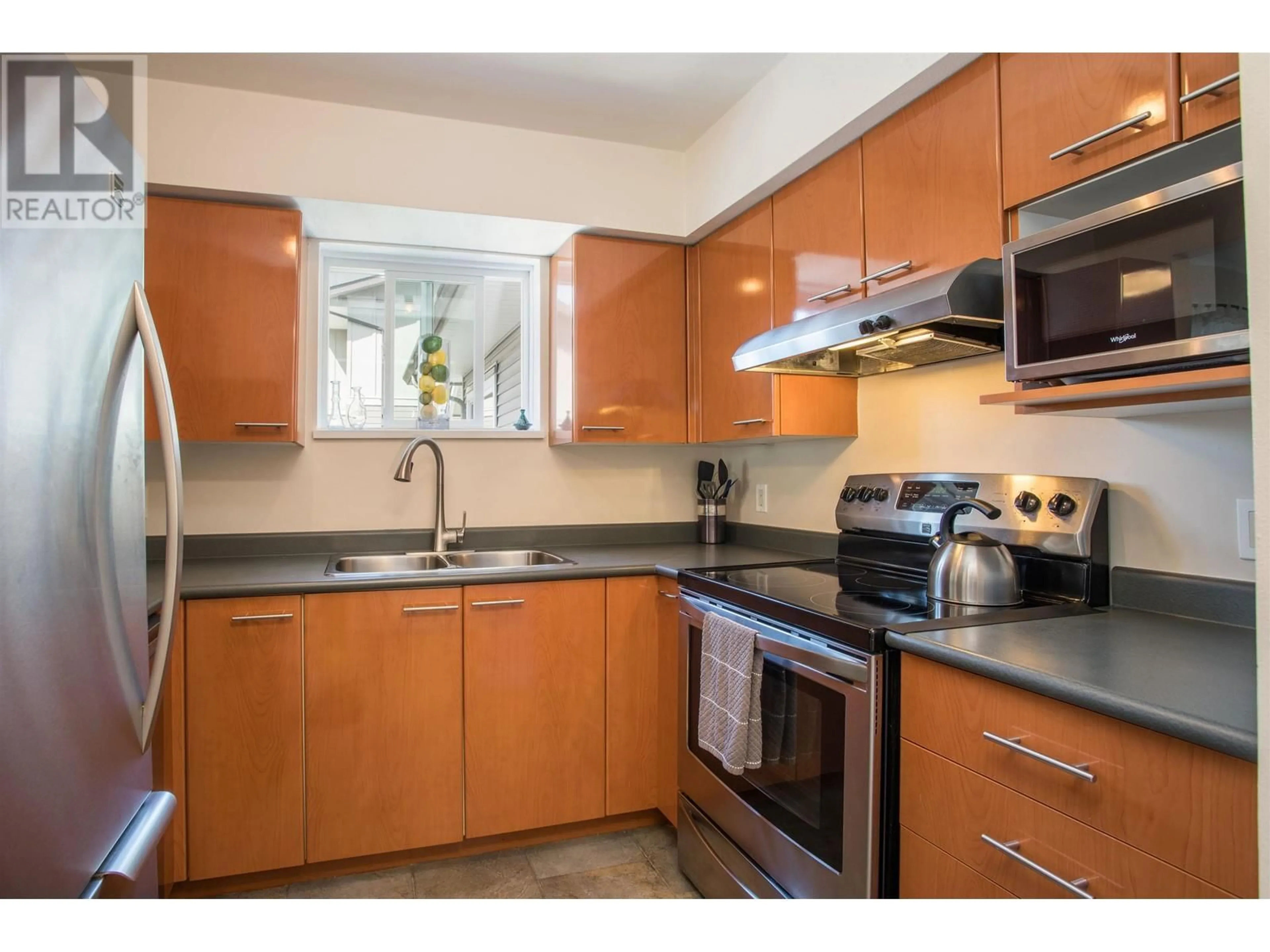 Standard kitchen, unknown for 305 - 2268 WELCHER AVENUE, Port Coquitlam British Columbia V3C1X4