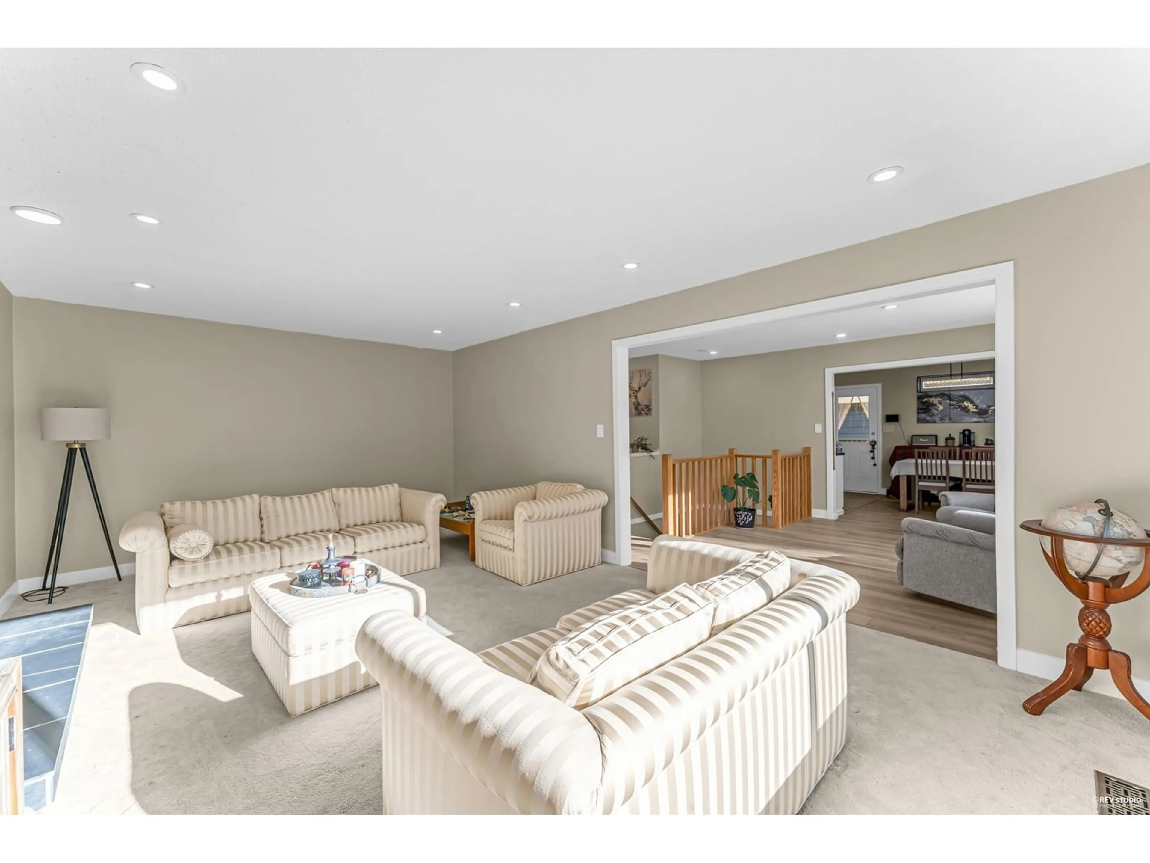 Living room with furniture, unknown for 14717 16A, Surrey British Columbia V4A5M6