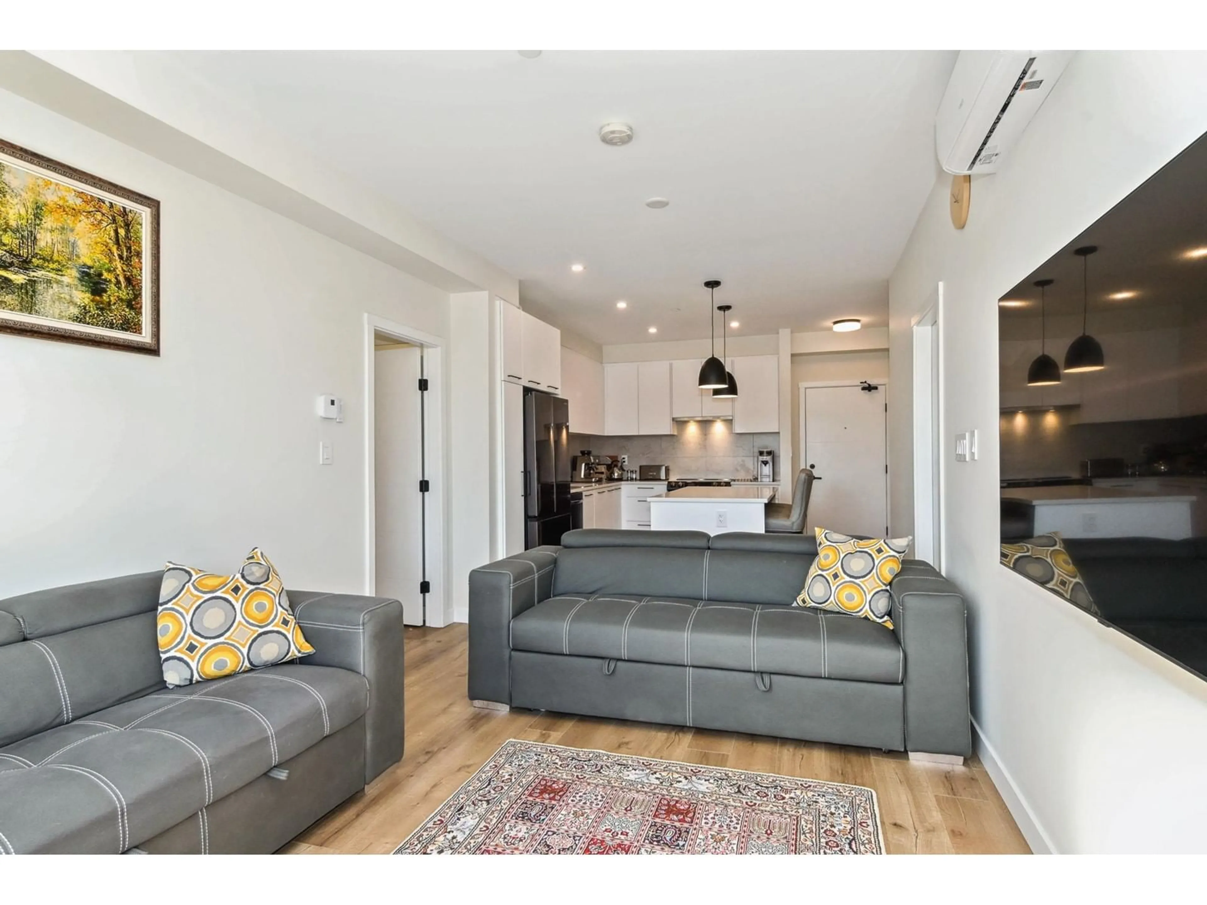 Living room with furniture, unknown for 518 - 8117 200A, Langley British Columbia V2Y3W9