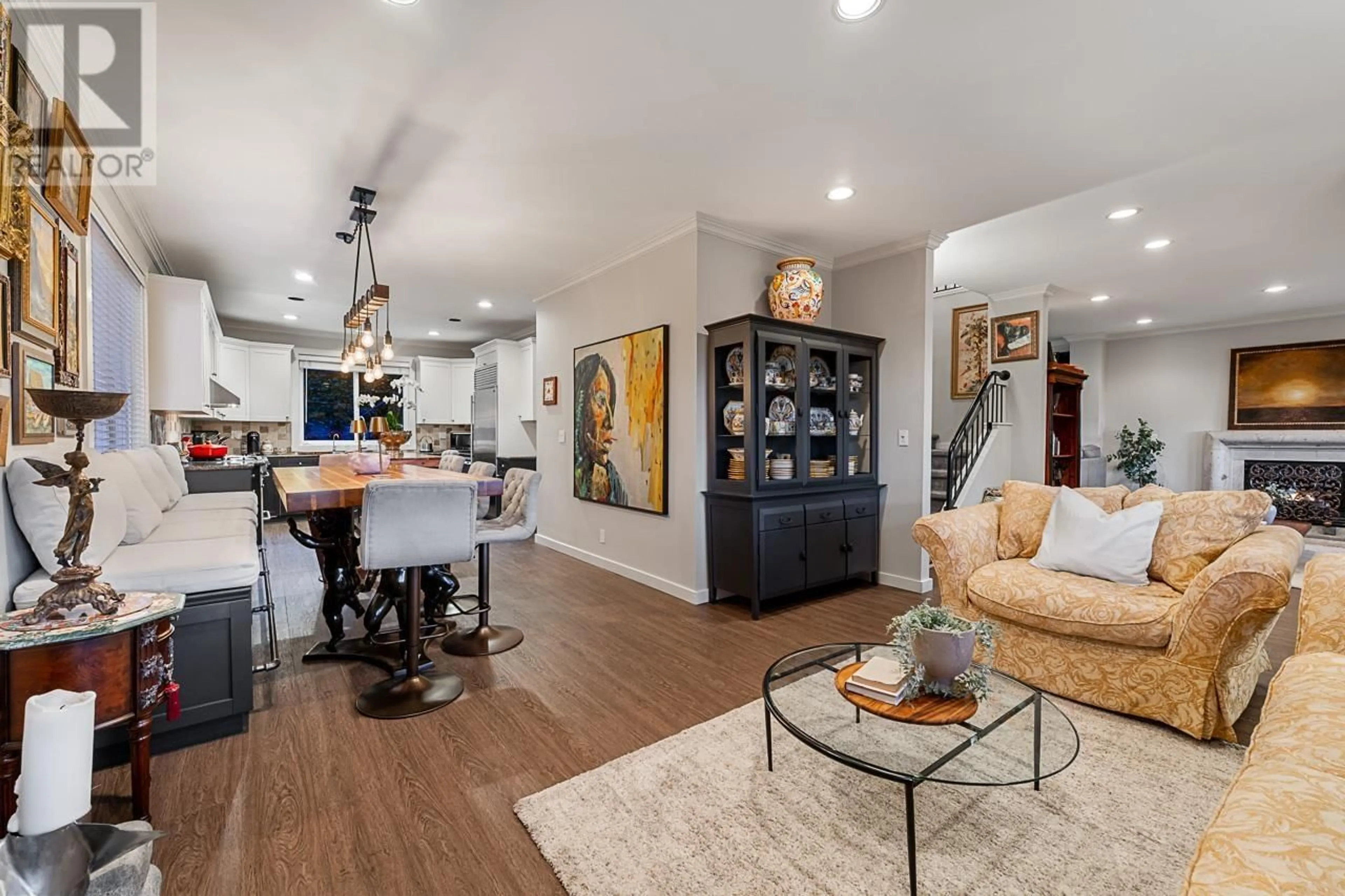 Open concept kitchen, unknown for 1075 ESPLANADE AVENUE, West Vancouver British Columbia V7T1G2