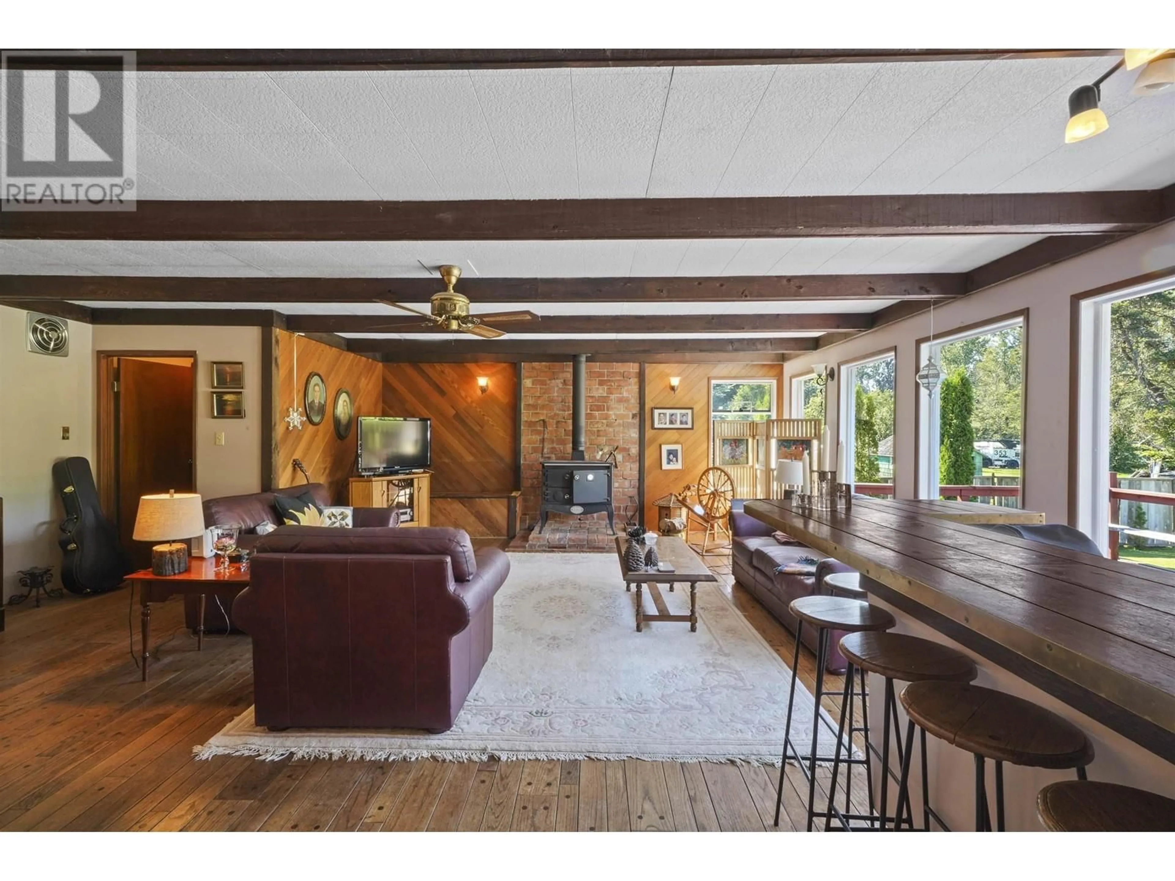Living room with furniture, unknown for 25183 DEWDNEY TRUNK ROAD, Maple Ridge British Columbia V4R1X6
