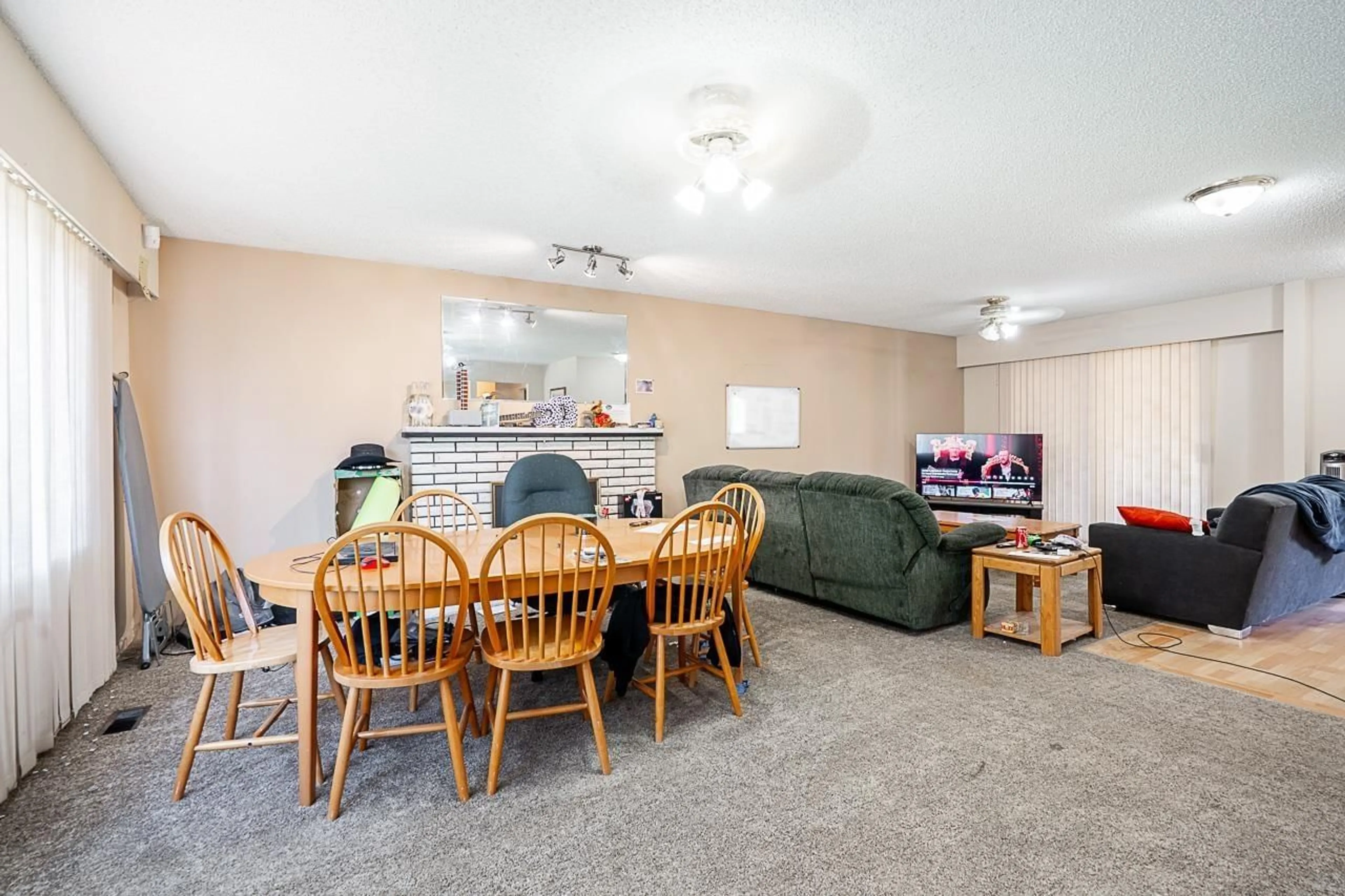 Living room with furniture, unknown for 20221 47A, Langley British Columbia V3A5K9
