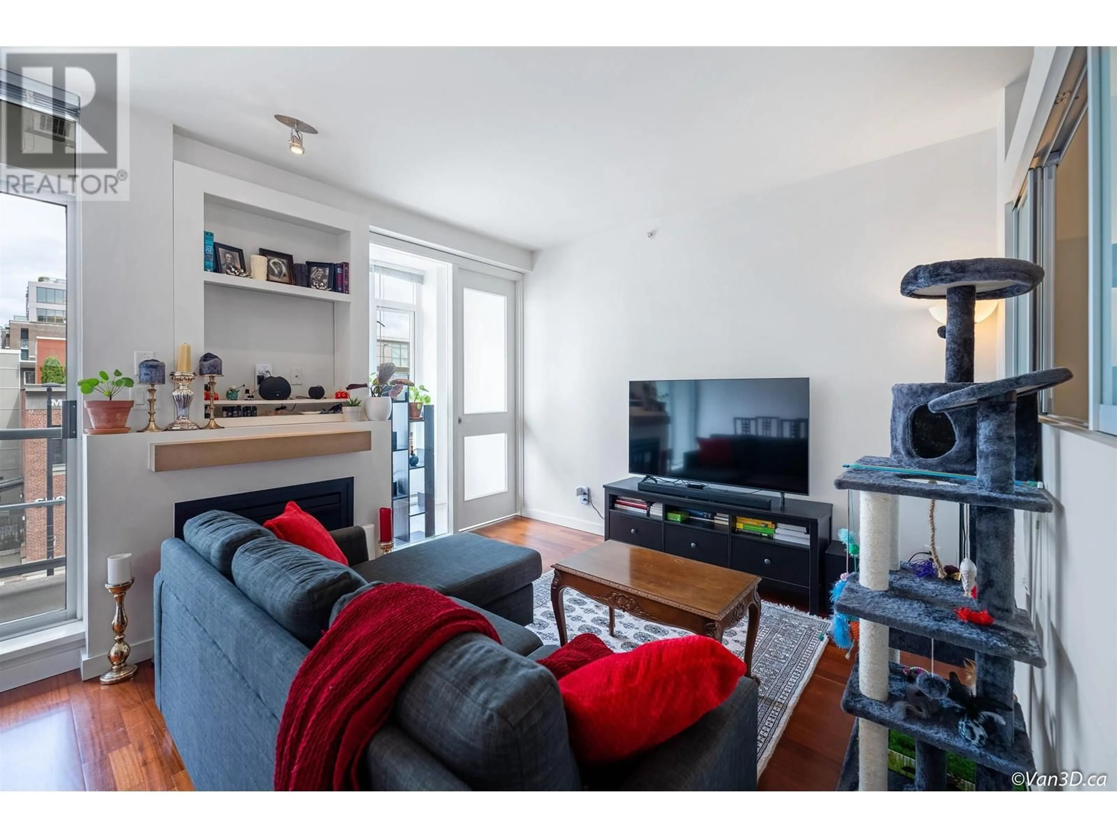Living room with furniture, wood/laminate floor for 306 - 2055 YUKON STREET, Vancouver British Columbia V5Y4B7