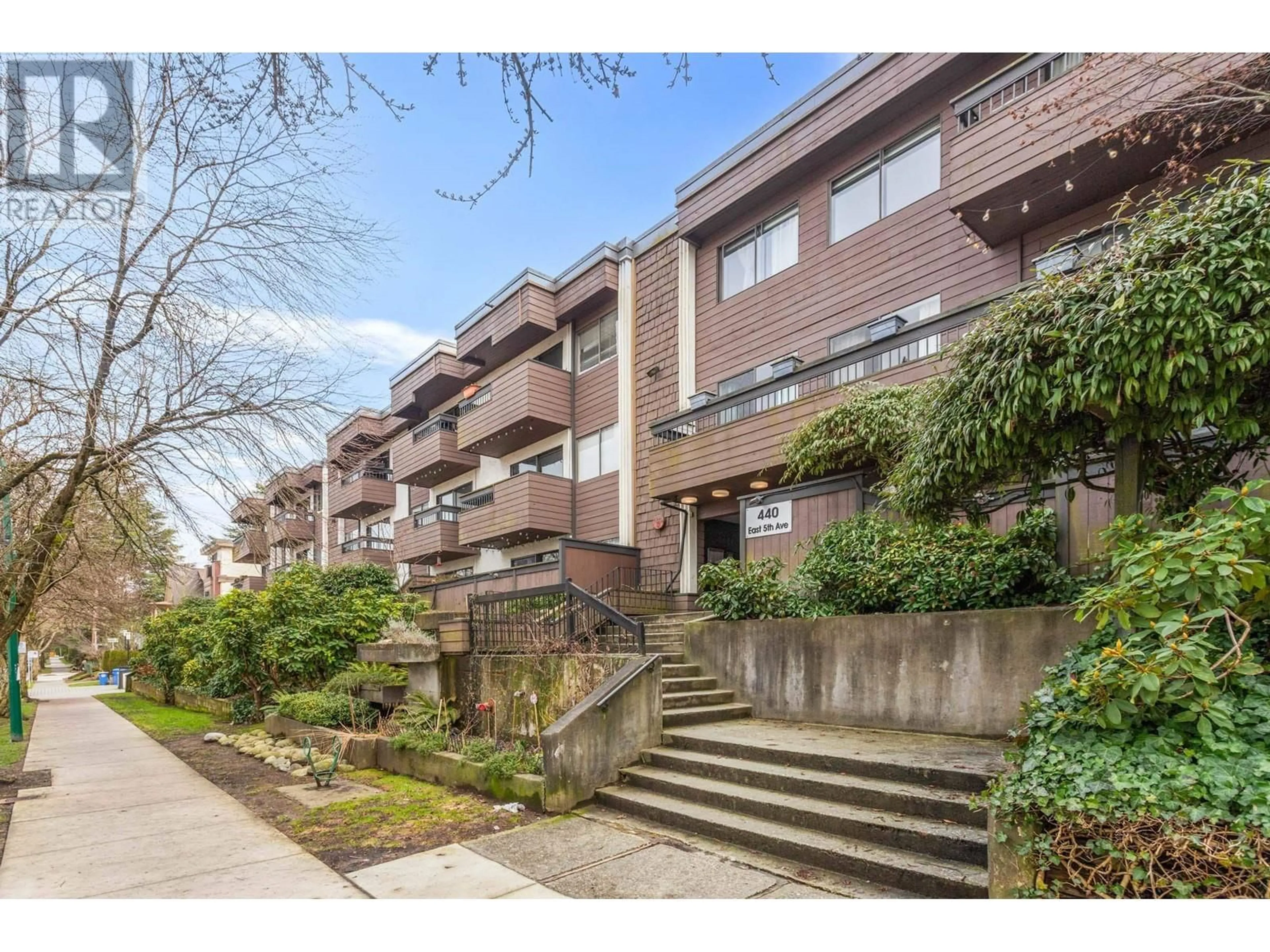 Unknown for 120 - 440 5TH AVENUE, Vancouver British Columbia V5T1N5