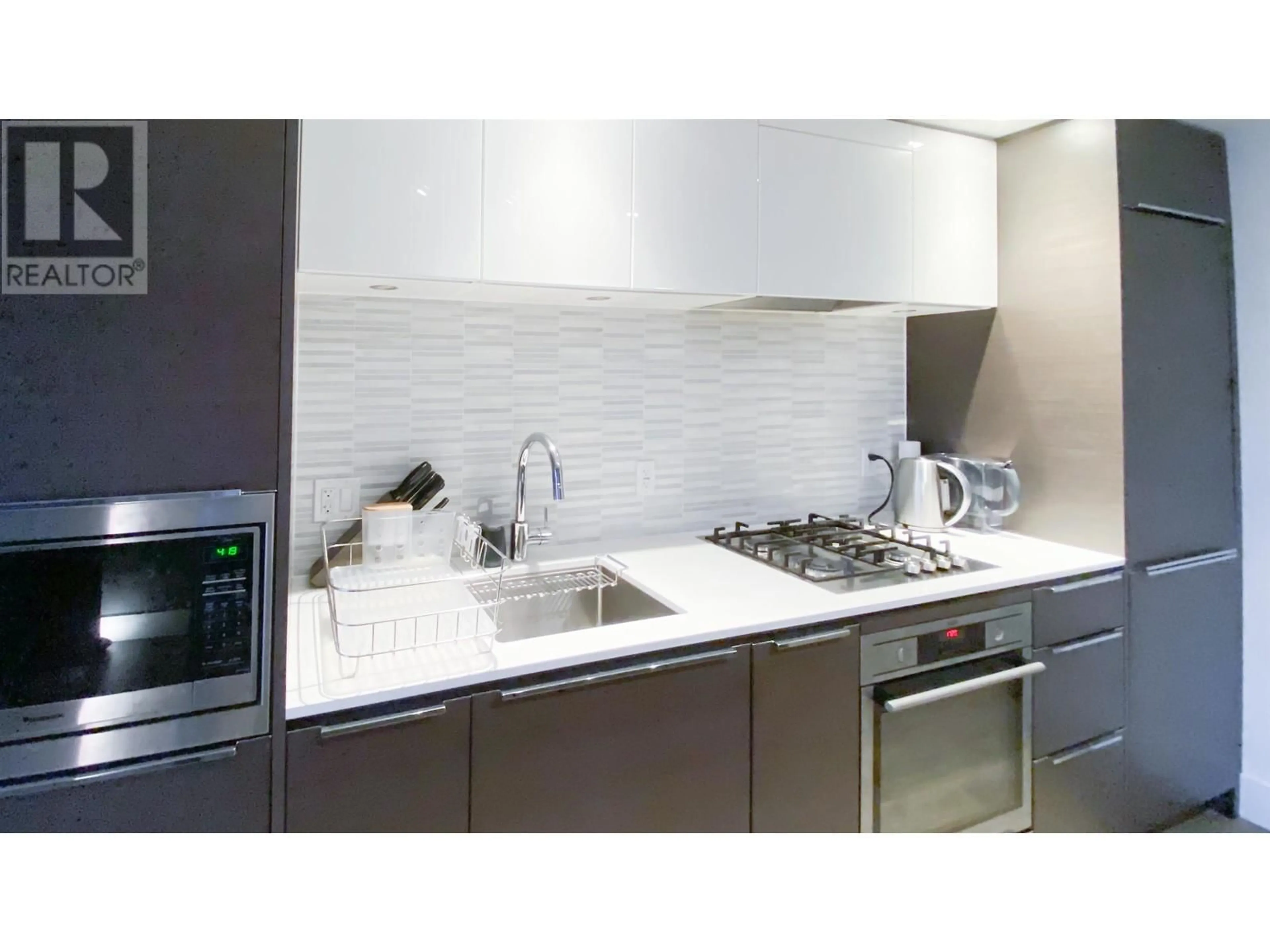 Standard kitchen, unknown for 1606 - 5233 GILBERT ROAD, Richmond British Columbia V7C0B3