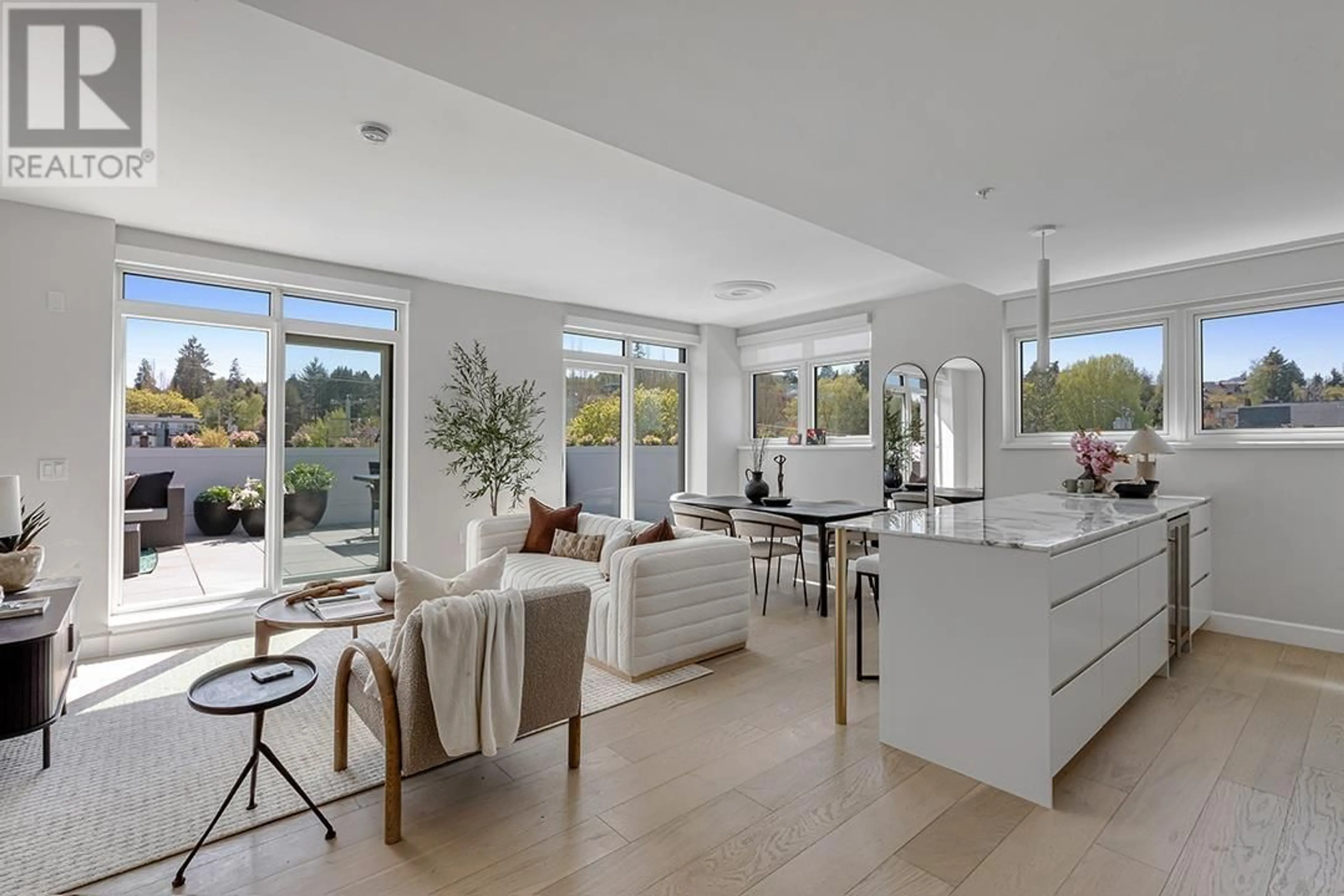 Open concept kitchen, ceramic/tile floor for 403 - 3668 10TH AVENUE, Vancouver British Columbia V6R2G3