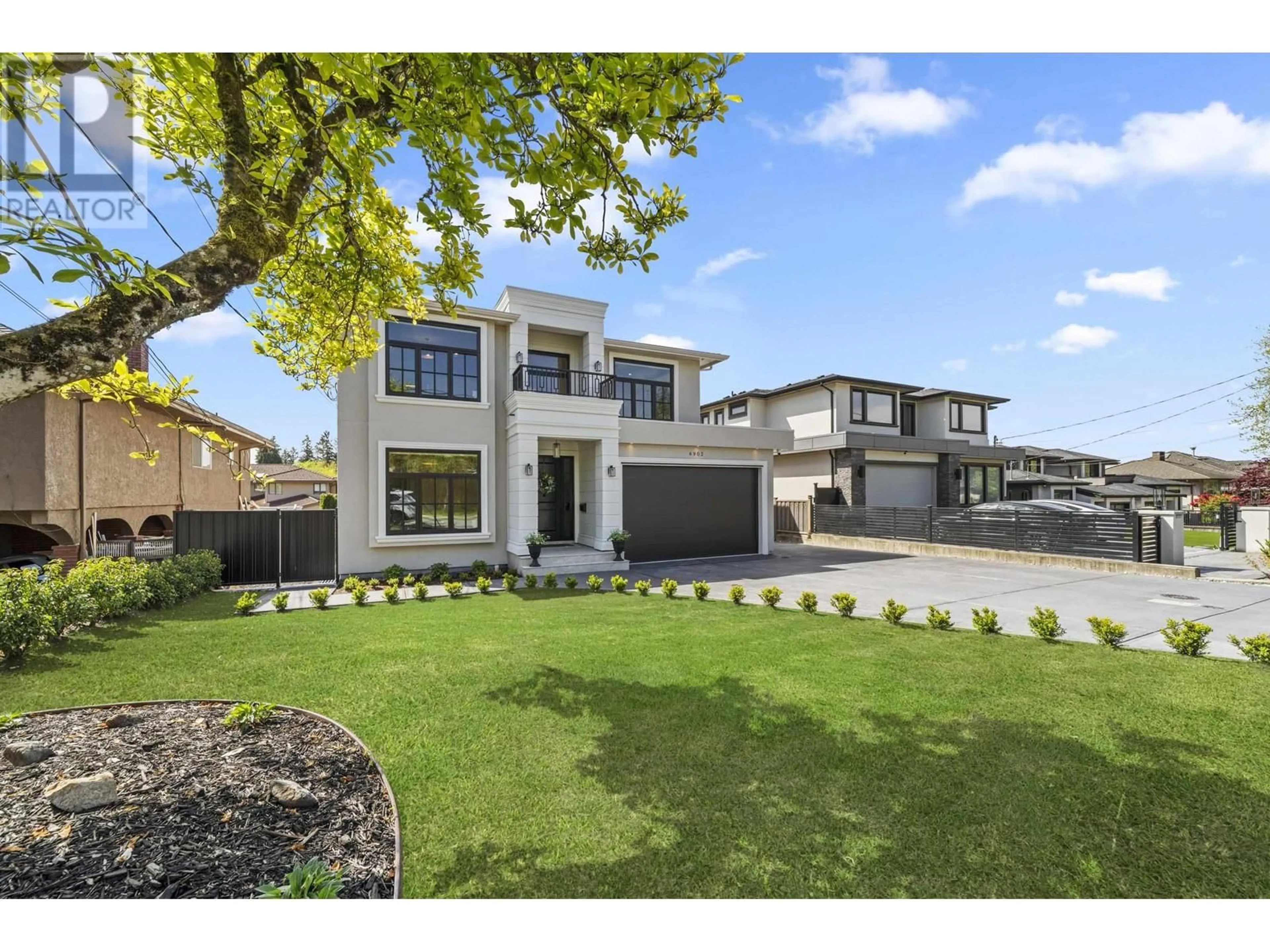 A pic from outside/outdoor area/front of a property/back of a property/a pic from drone, street for 6902 KITCHENER STREET, Burnaby British Columbia V5B2J9