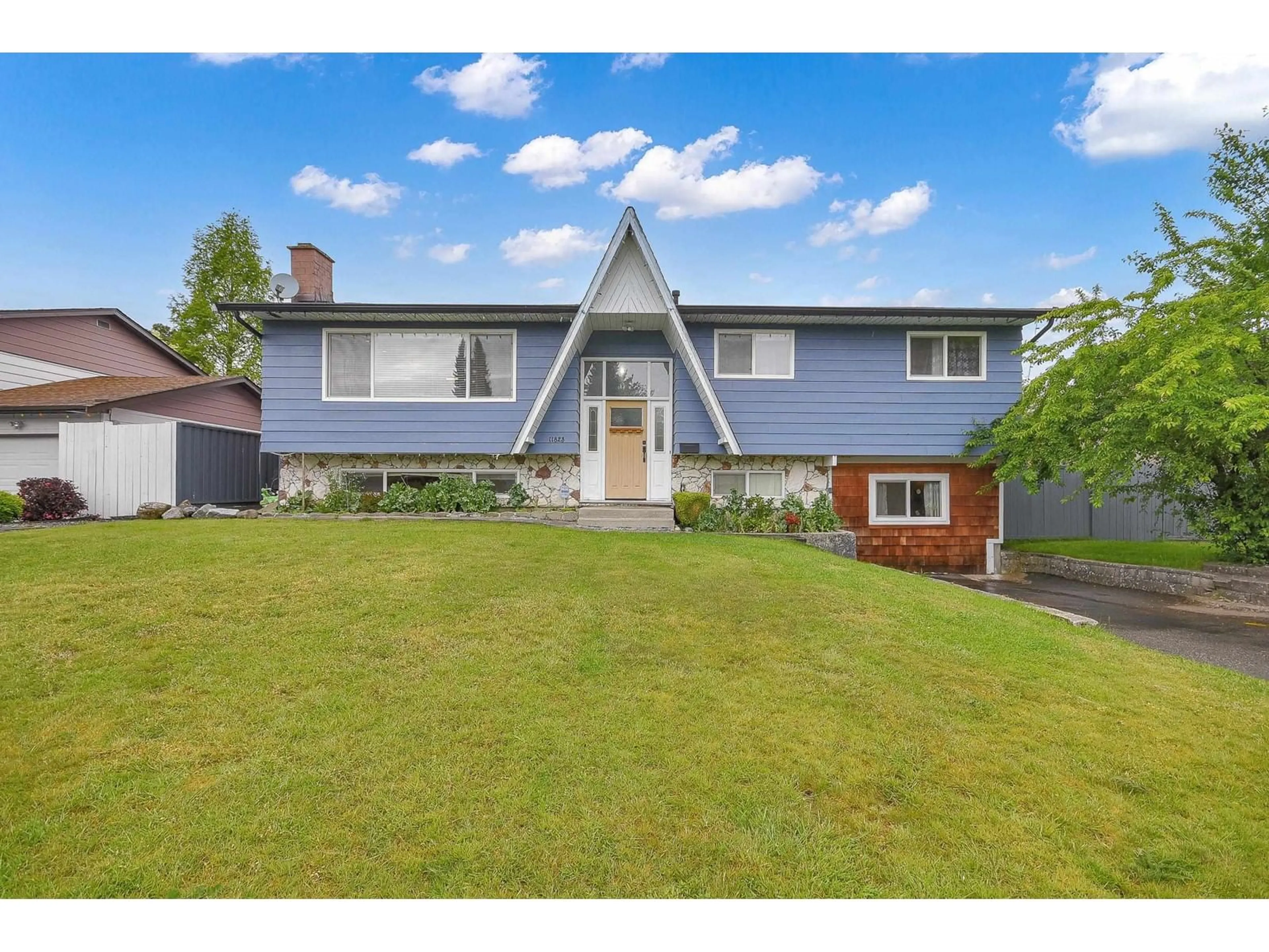 A pic from outside/outdoor area/front of a property/back of a property/a pic from drone, street for 11823 COWLEY SOUTH, Delta British Columbia V4E1W3