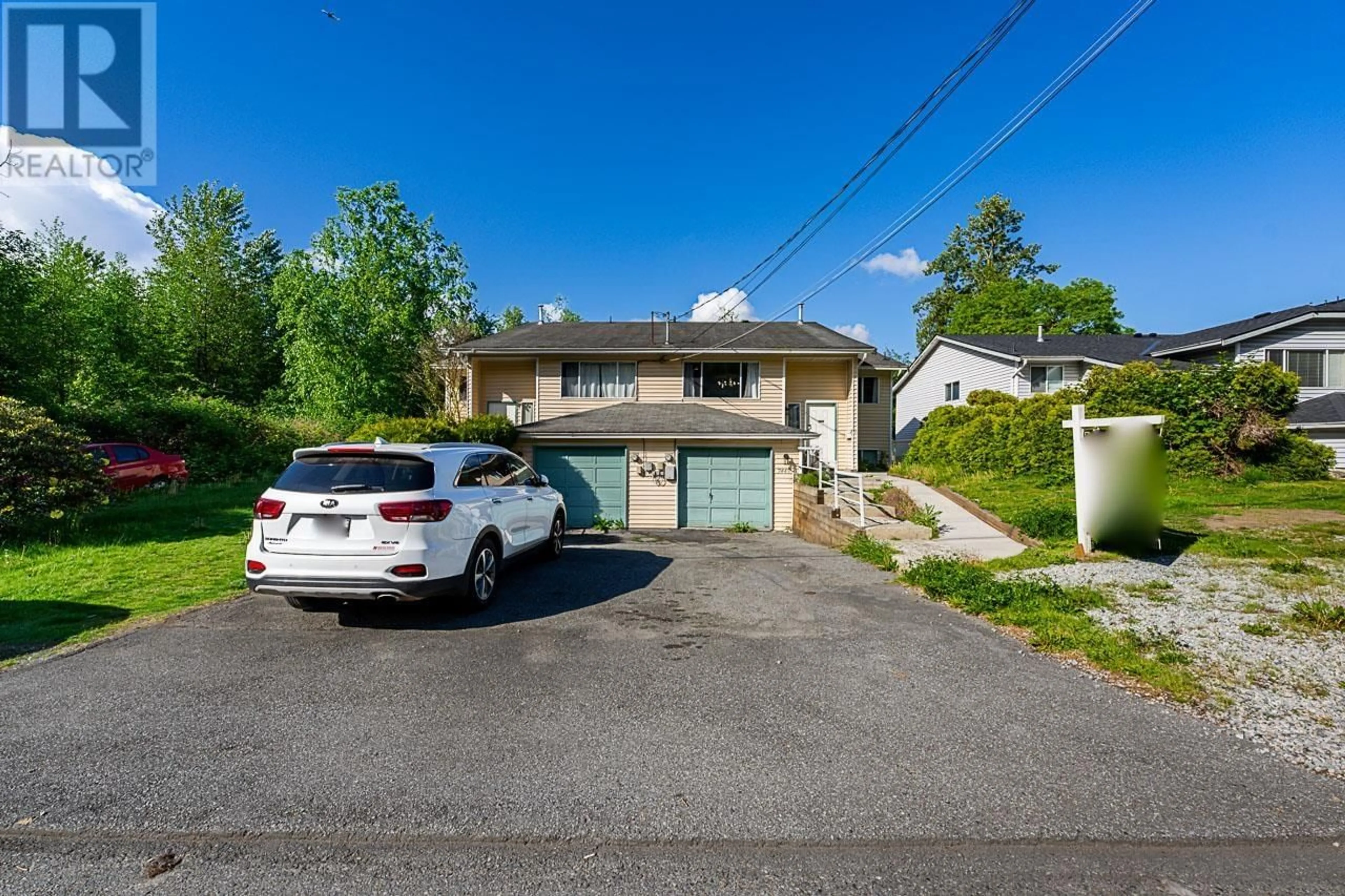A pic from outside/outdoor area/front of a property/back of a property/a pic from drone, street for 7445 WILLARD STREET, Burnaby British Columbia V3N2W2