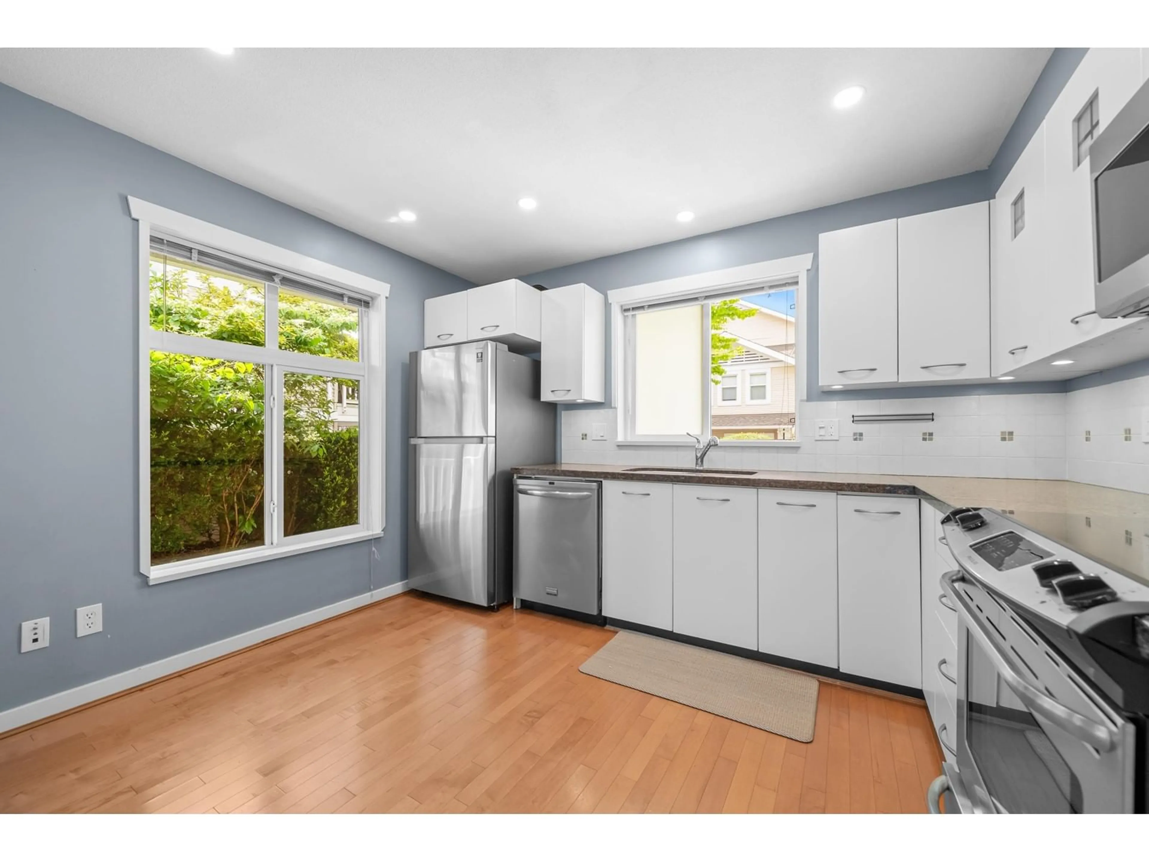 Open concept kitchen, unknown for 148 - 20033 70, Langley British Columbia V2Y3A2