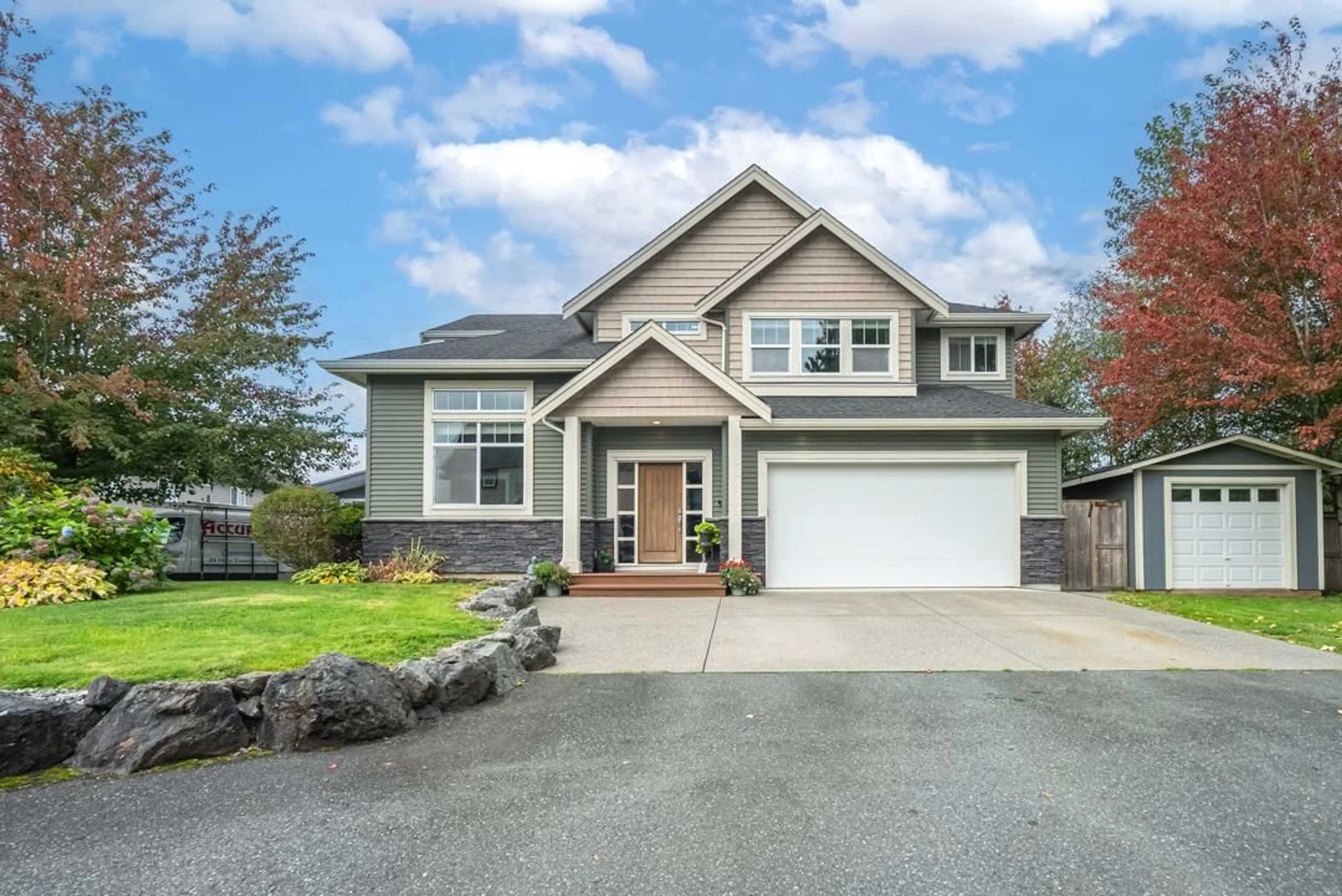 Home with vinyl exterior material, street for 32605 MAYNARD, Mission British Columbia V5S0B7
