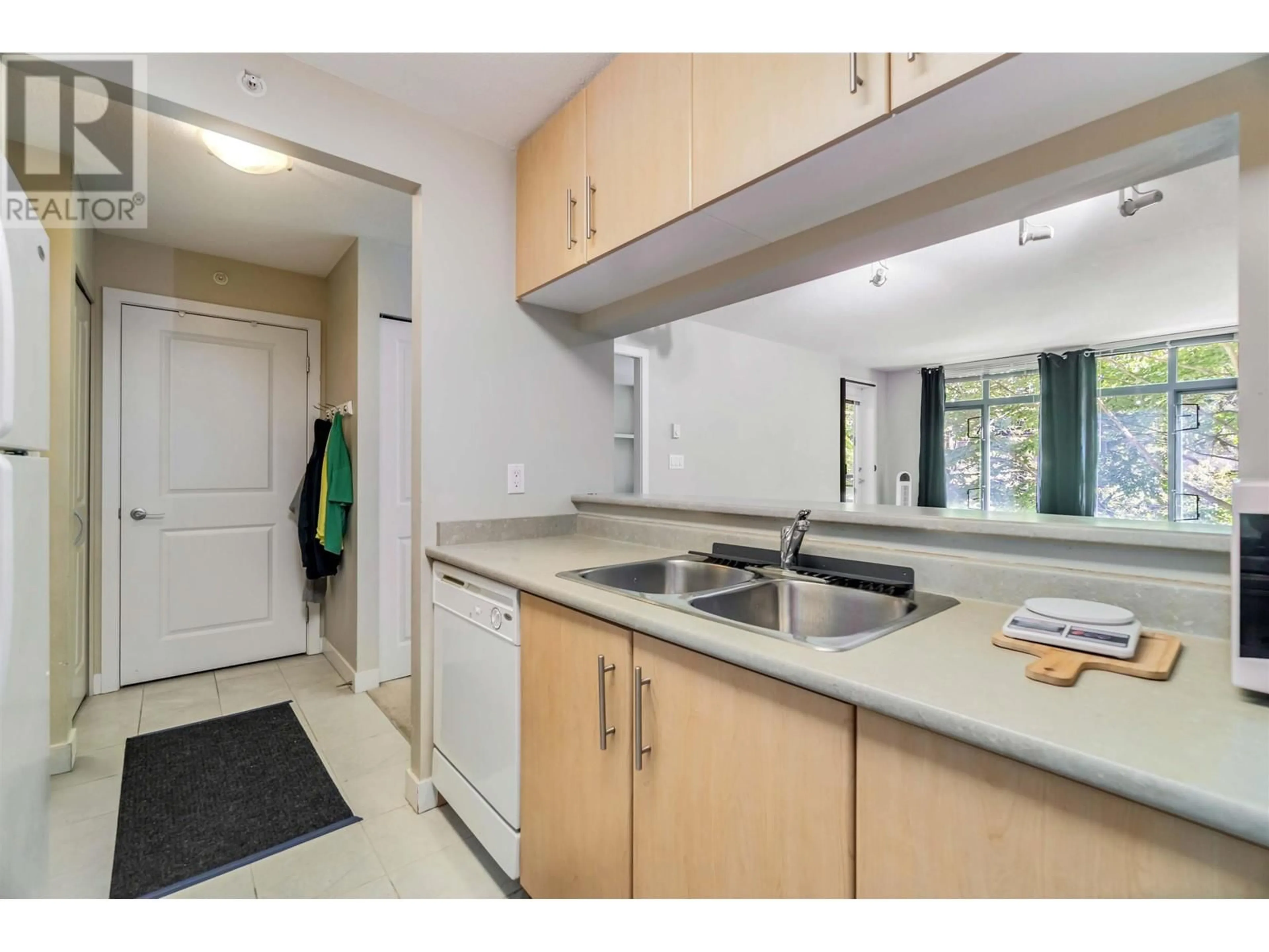 Standard kitchen, unknown for 307 - 3660 VANNESS AVENUE, Vancouver British Columbia V5R6H8