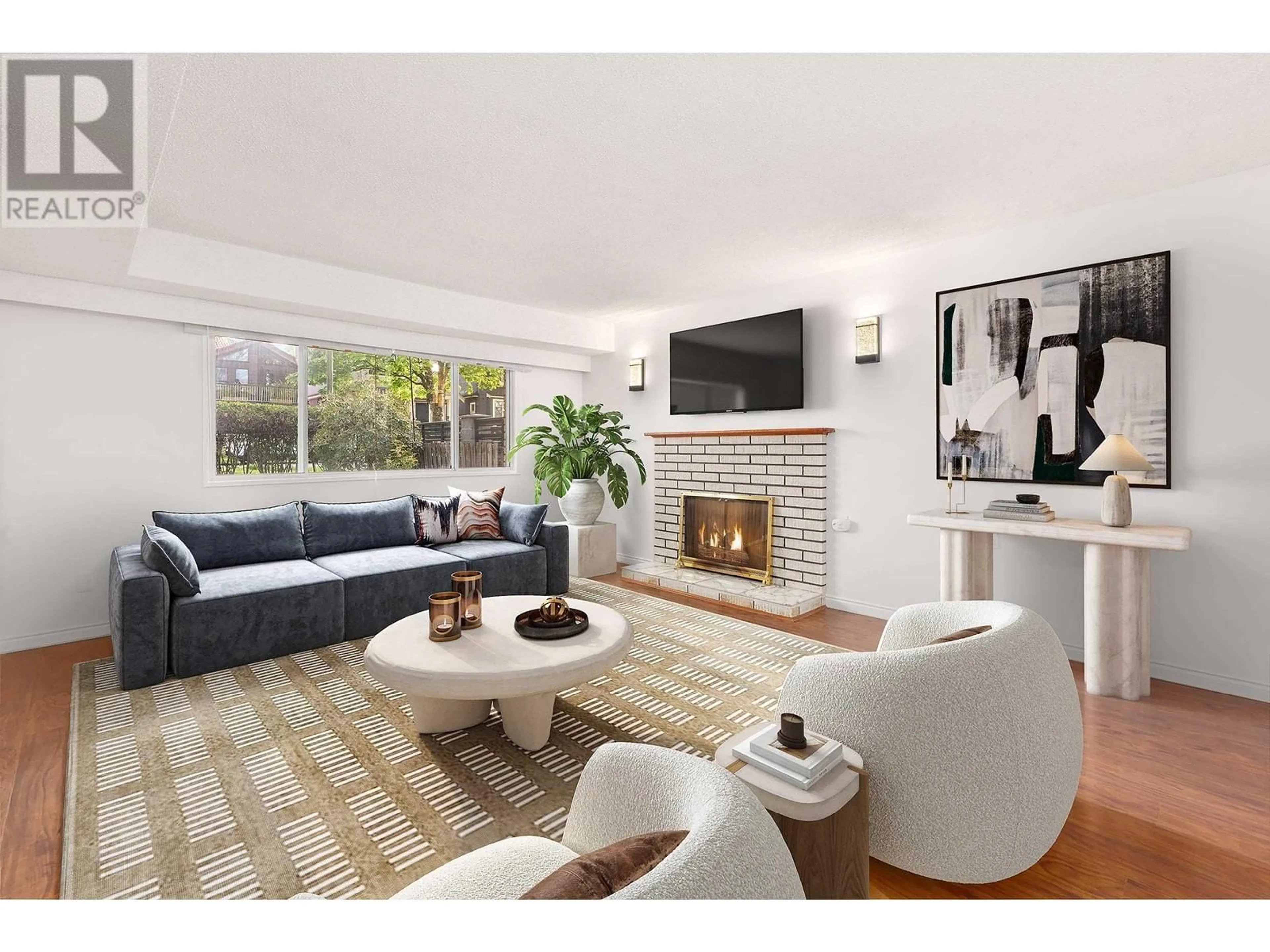 Living room with furniture, unknown for 2081 27TH AVENUE, Vancouver British Columbia V5N2W7