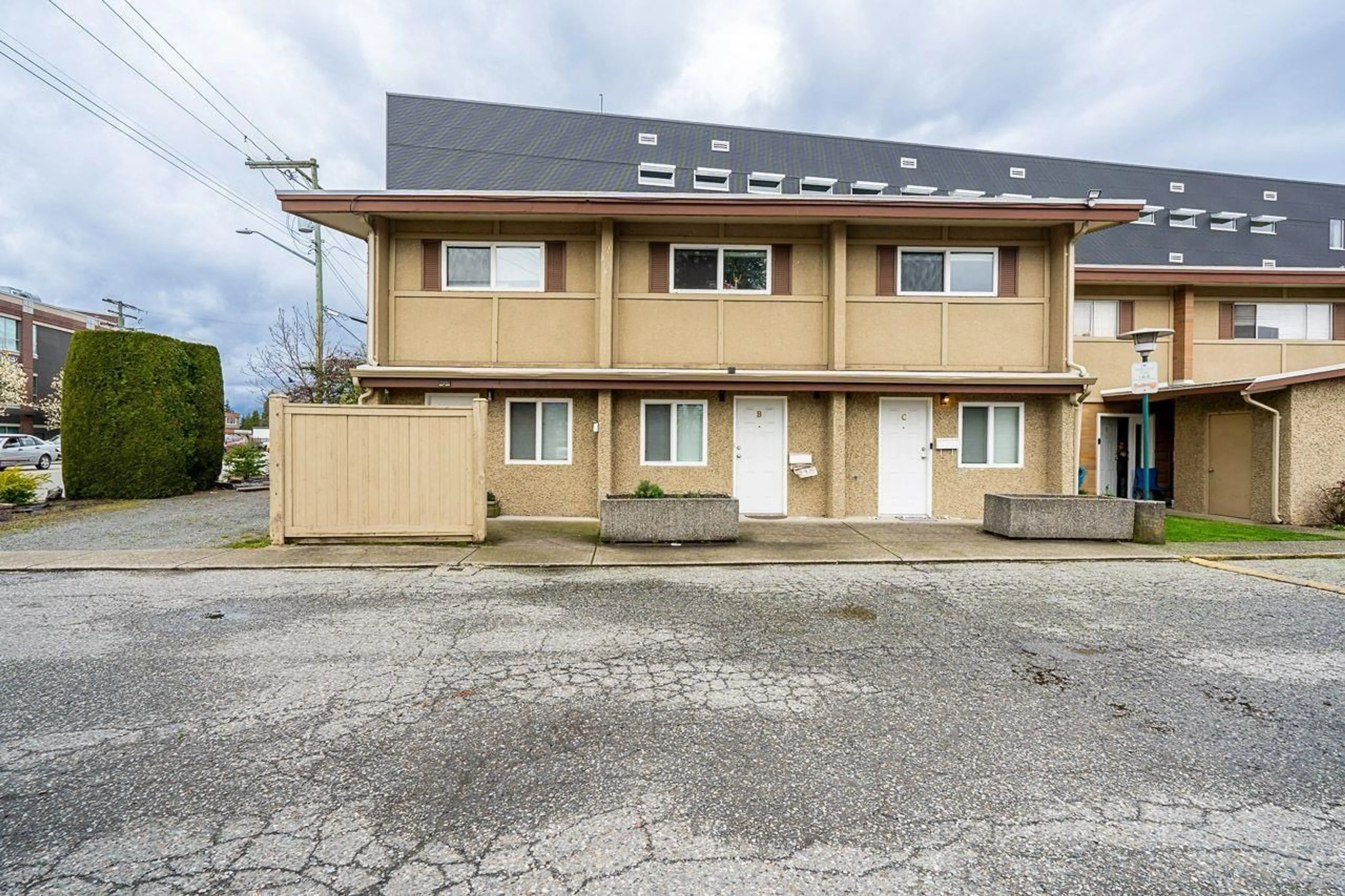 Patio, street for A - 2048 MCCALLUM, Abbotsford British Columbia V2S3N4