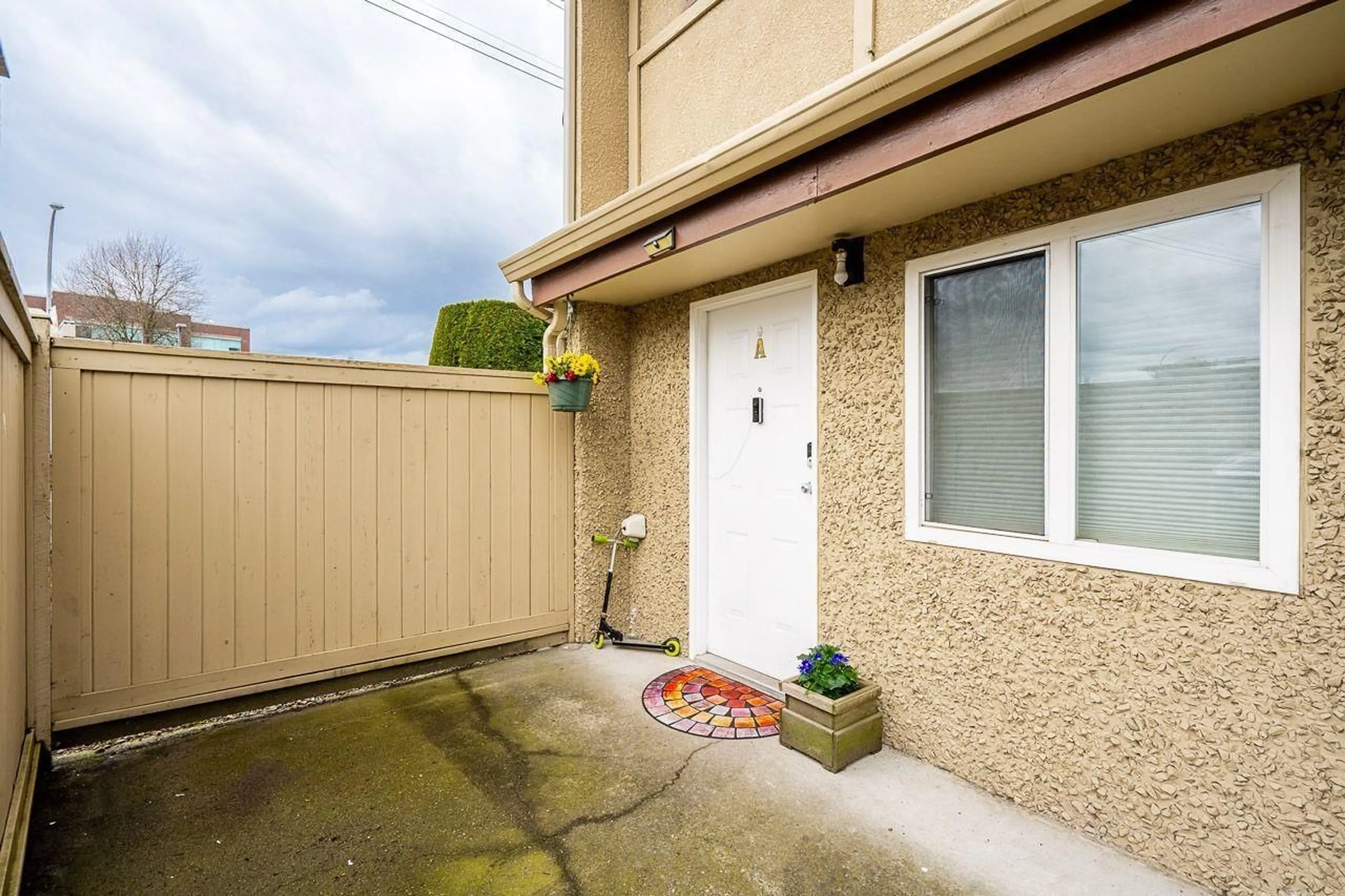 Patio, street for A - 2048 MCCALLUM, Abbotsford British Columbia V2S3N4