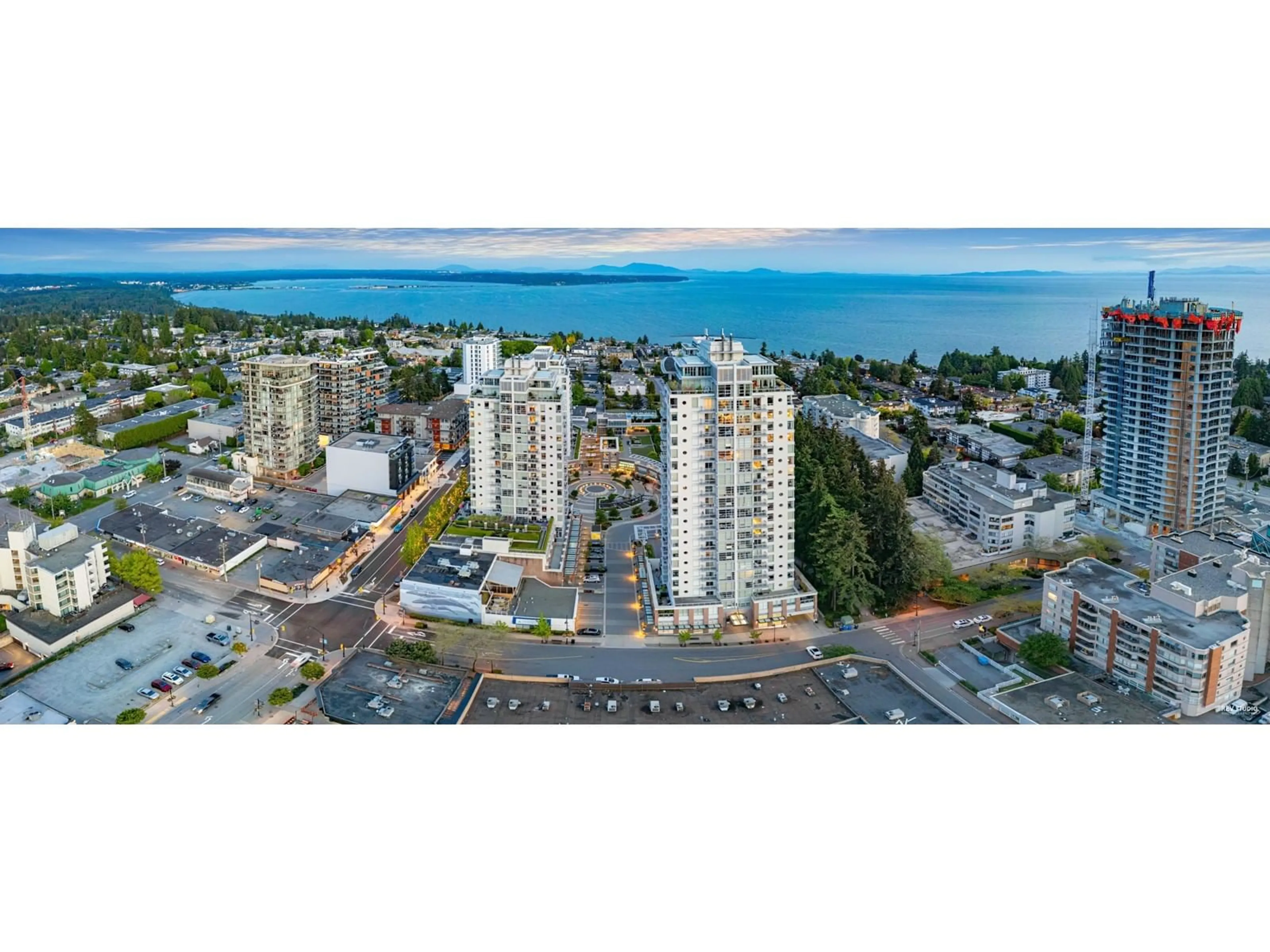 A pic from outside/outdoor area/front of a property/back of a property/a pic from drone, city buildings view from balcony for 1905 - 15152 RUSSELL, White Rock British Columbia V4B0A3