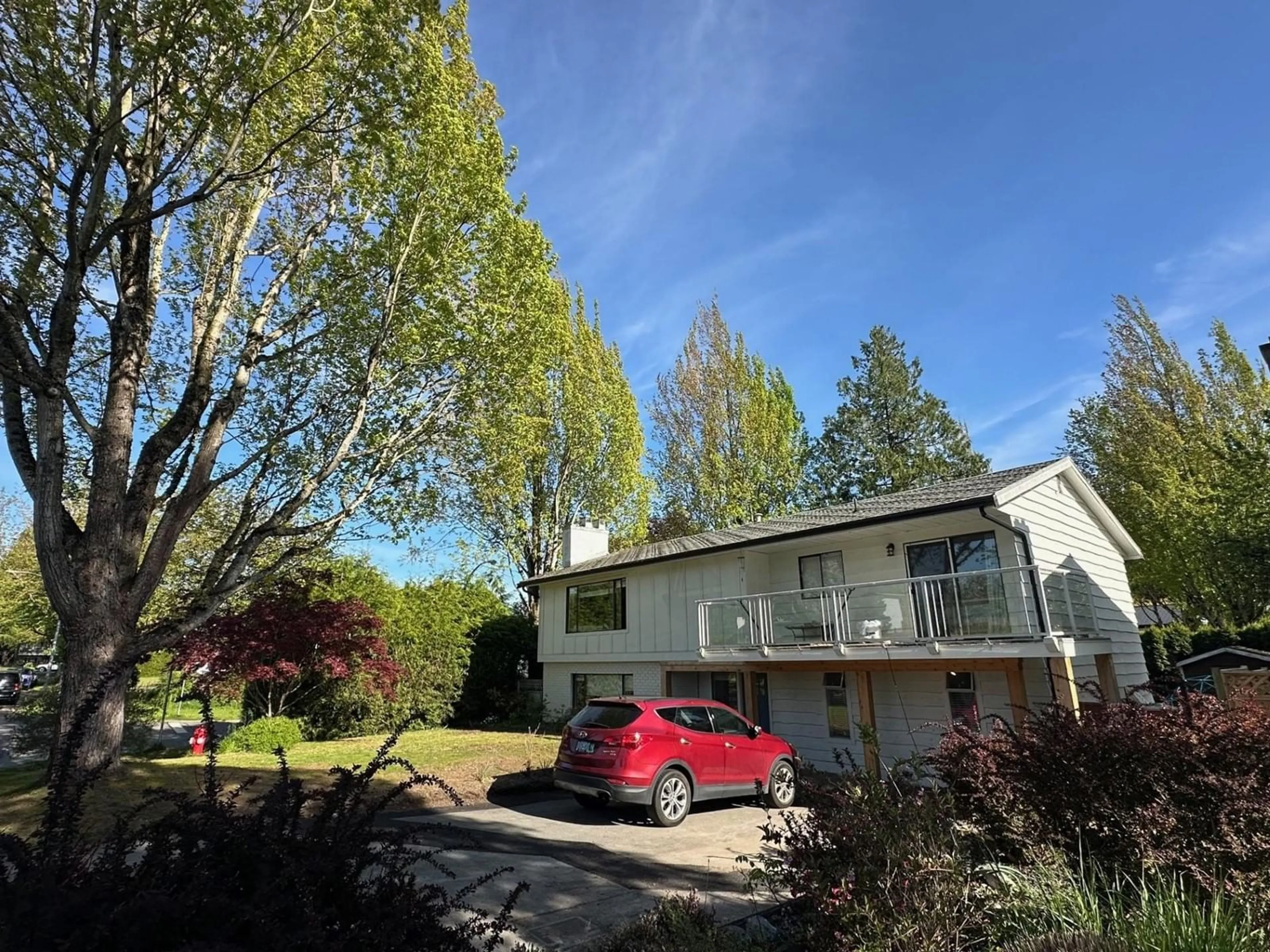 A pic from outside/outdoor area/front of a property/back of a property/a pic from drone, street for 18296 59A, Surrey British Columbia V3S5M5