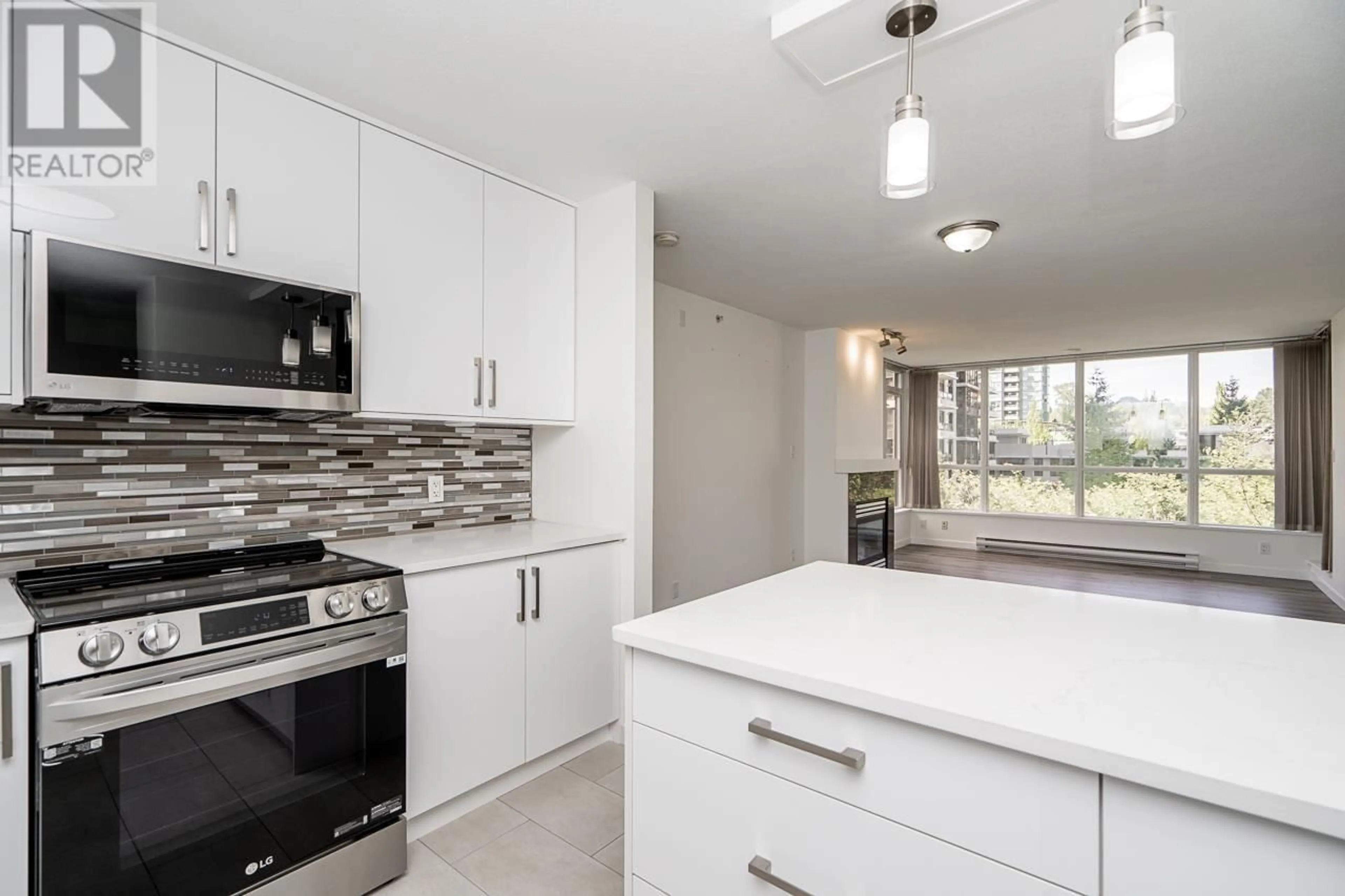 Open concept kitchen, ceramic/tile floor for 505 - 2138 MADISON AVENUE, Burnaby British Columbia V5C6T6
