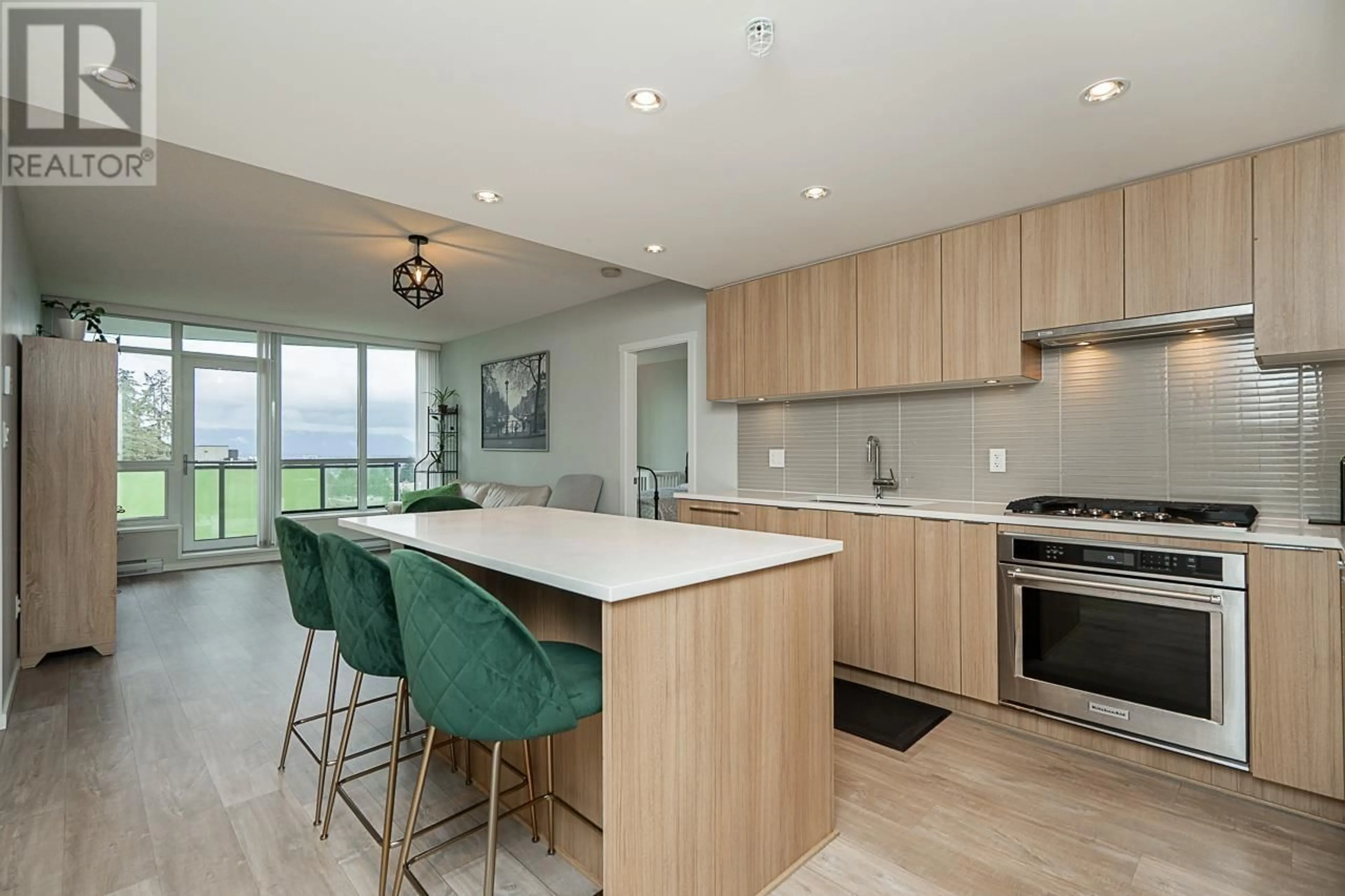 Open concept kitchen, unknown for 905 - 6638 DUNBLANE AVENUE, Burnaby British Columbia V5H0G8