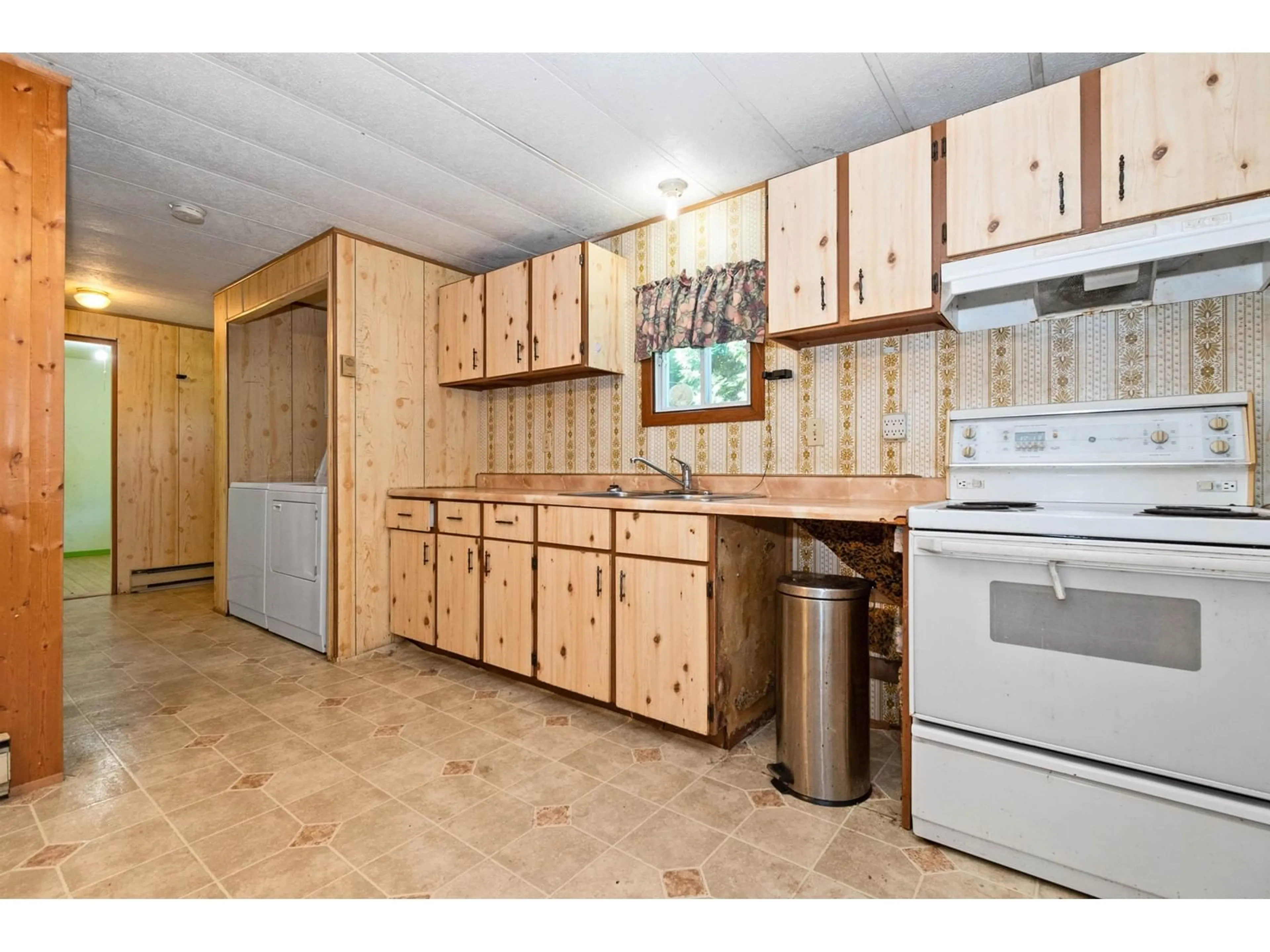 Standard kitchen, unknown for 57 - 5742 UNSWORTH ROAD, Chilliwack British Columbia V2R4P5
