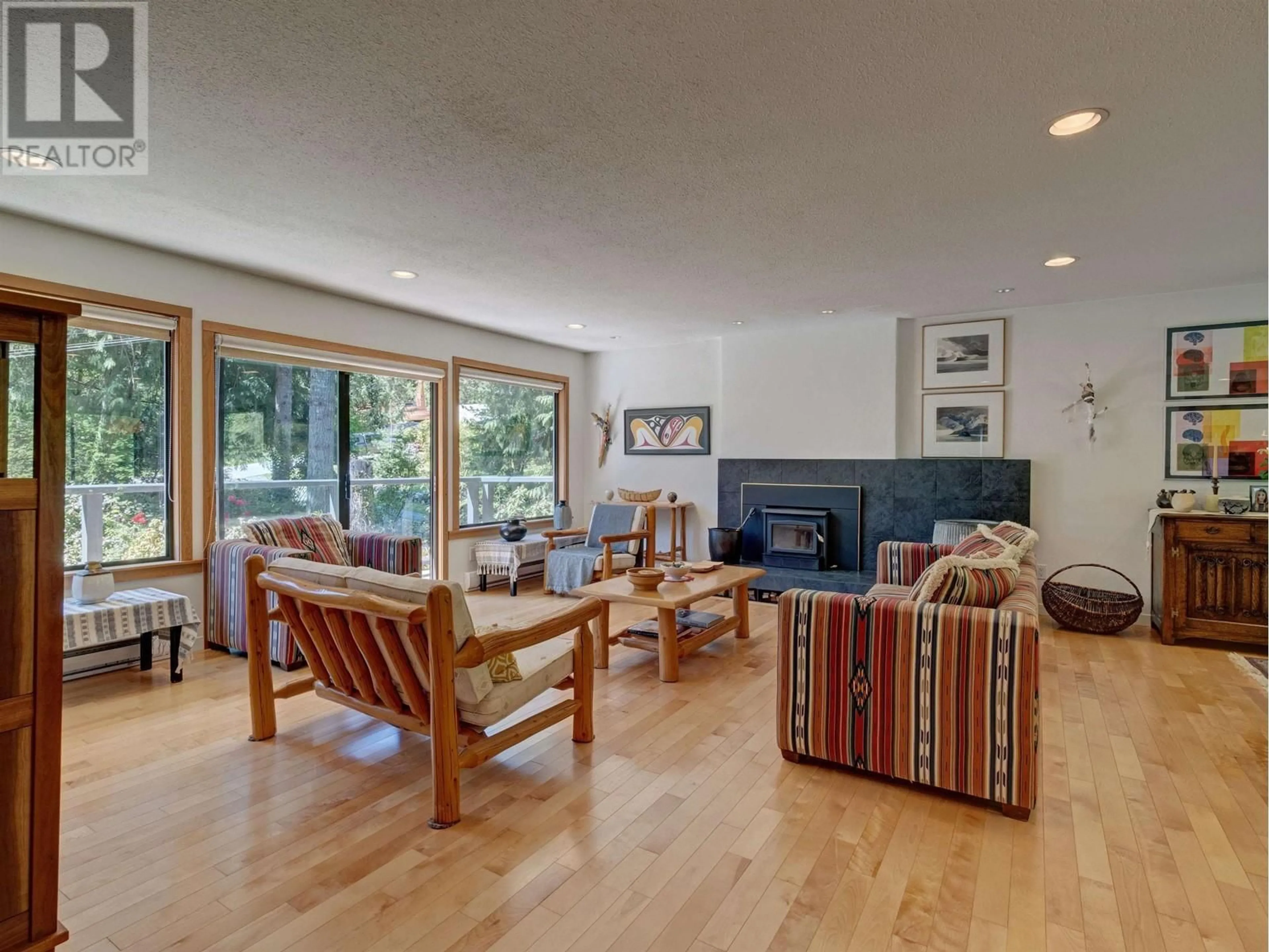 Living room with furniture, unknown for 1506 HENDERSON AVENUE, Roberts Creek British Columbia V0N2W2