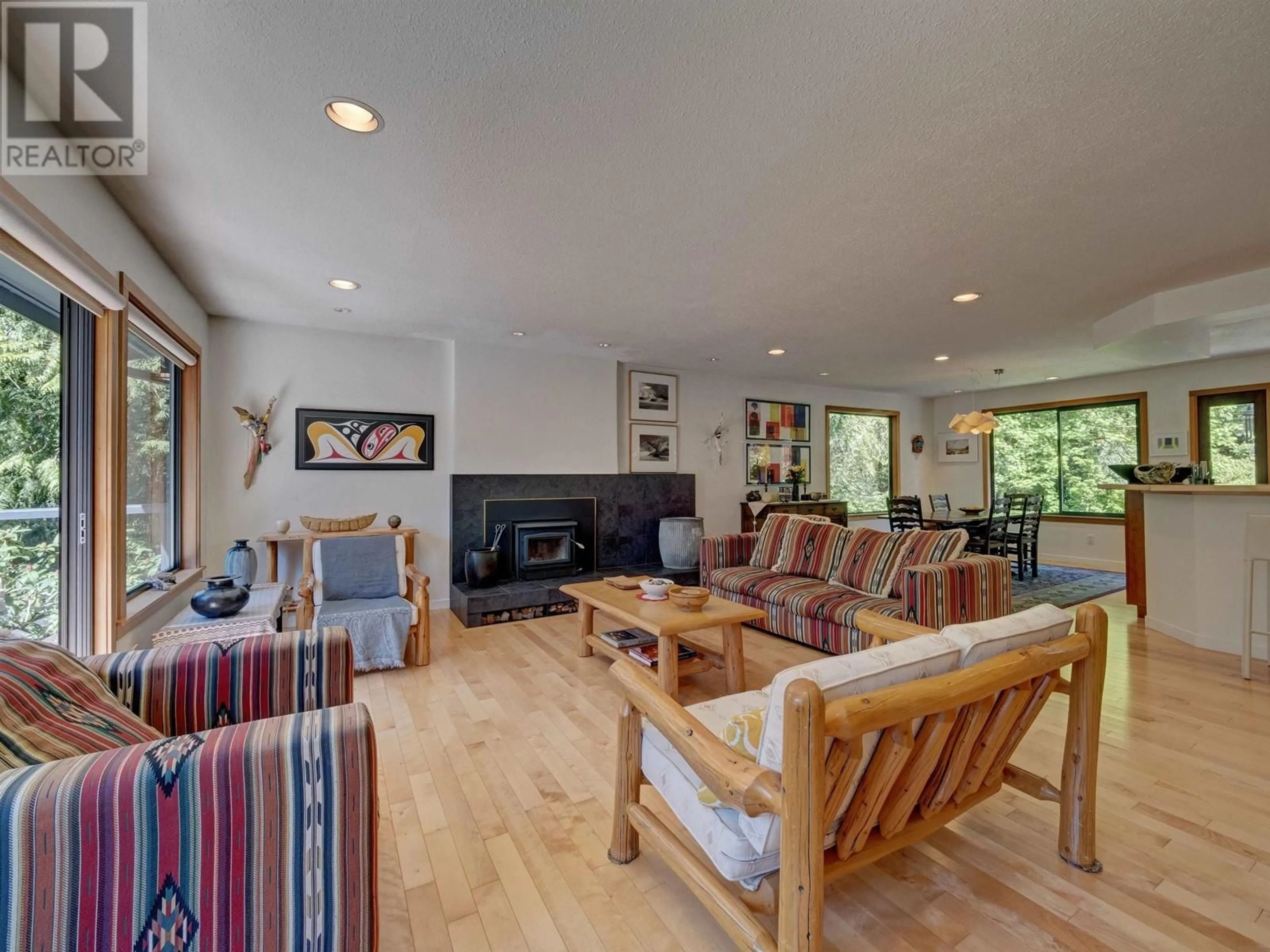 Living room with furniture, unknown for 1506 HENDERSON AVENUE, Roberts Creek British Columbia V0N2W2