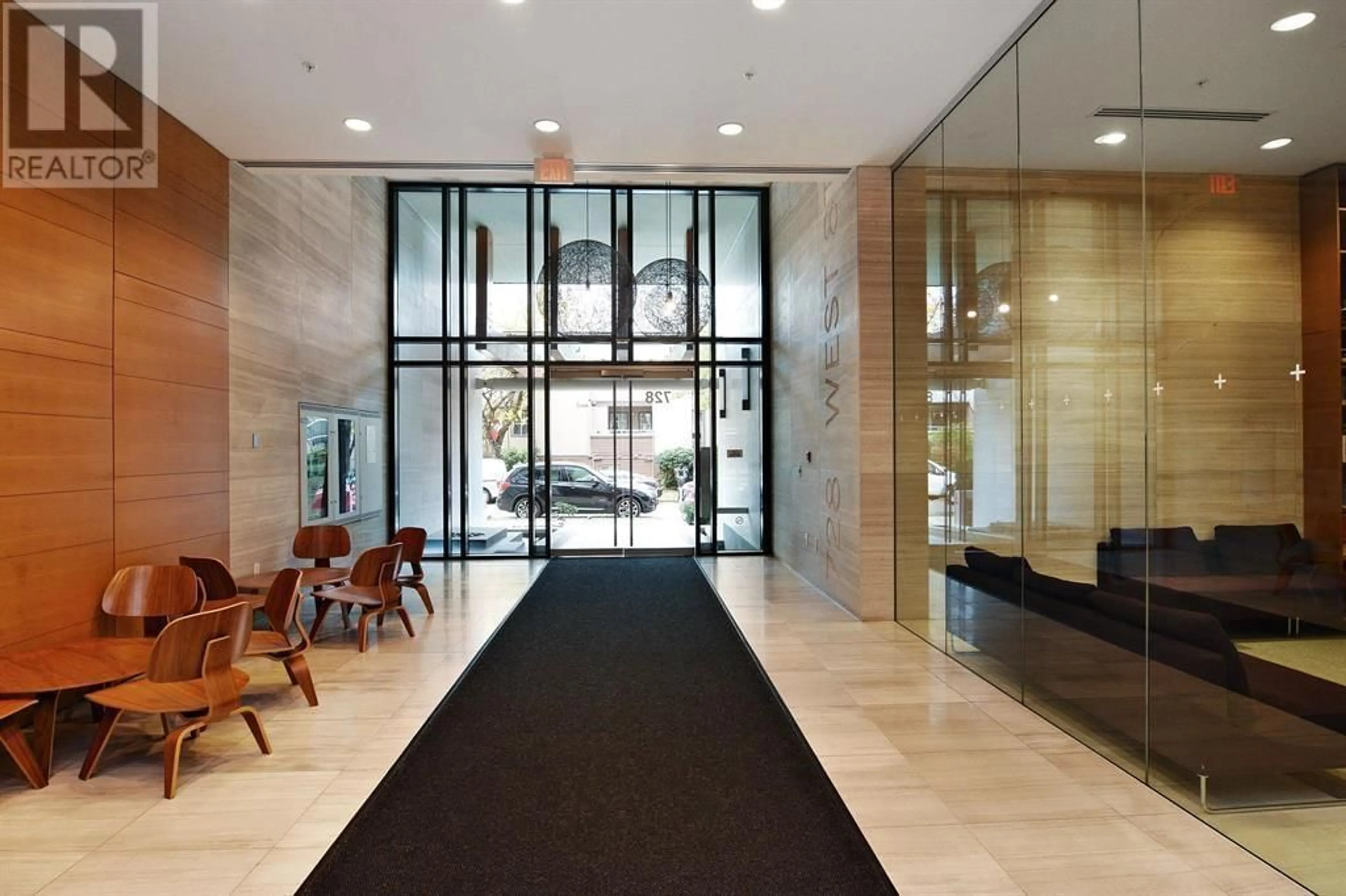 Indoor foyer for 308 - 728 8TH AVENUE, Vancouver British Columbia V5Z0B8