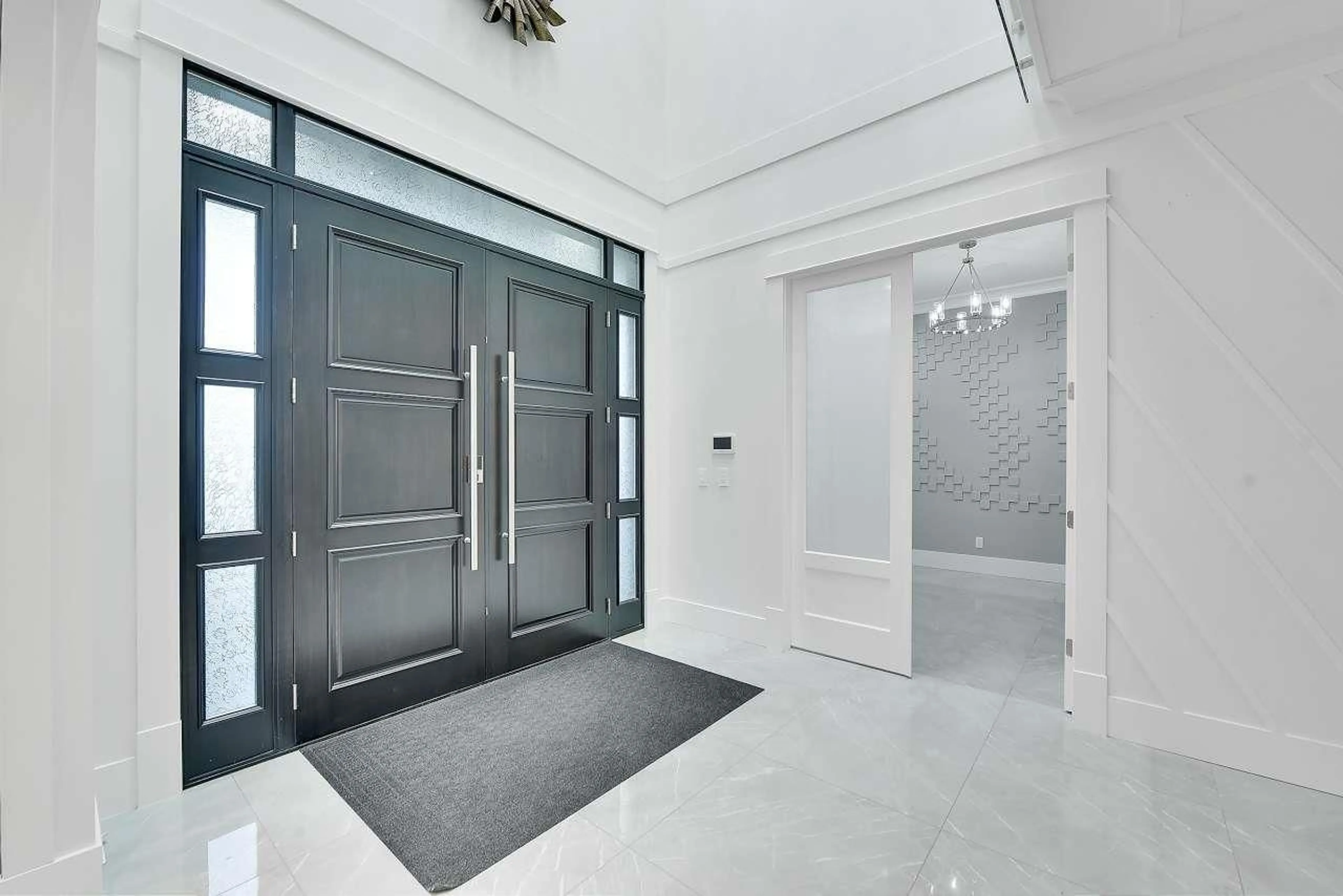 Indoor foyer for 16638 31B, Surrey British Columbia V3Z0P9