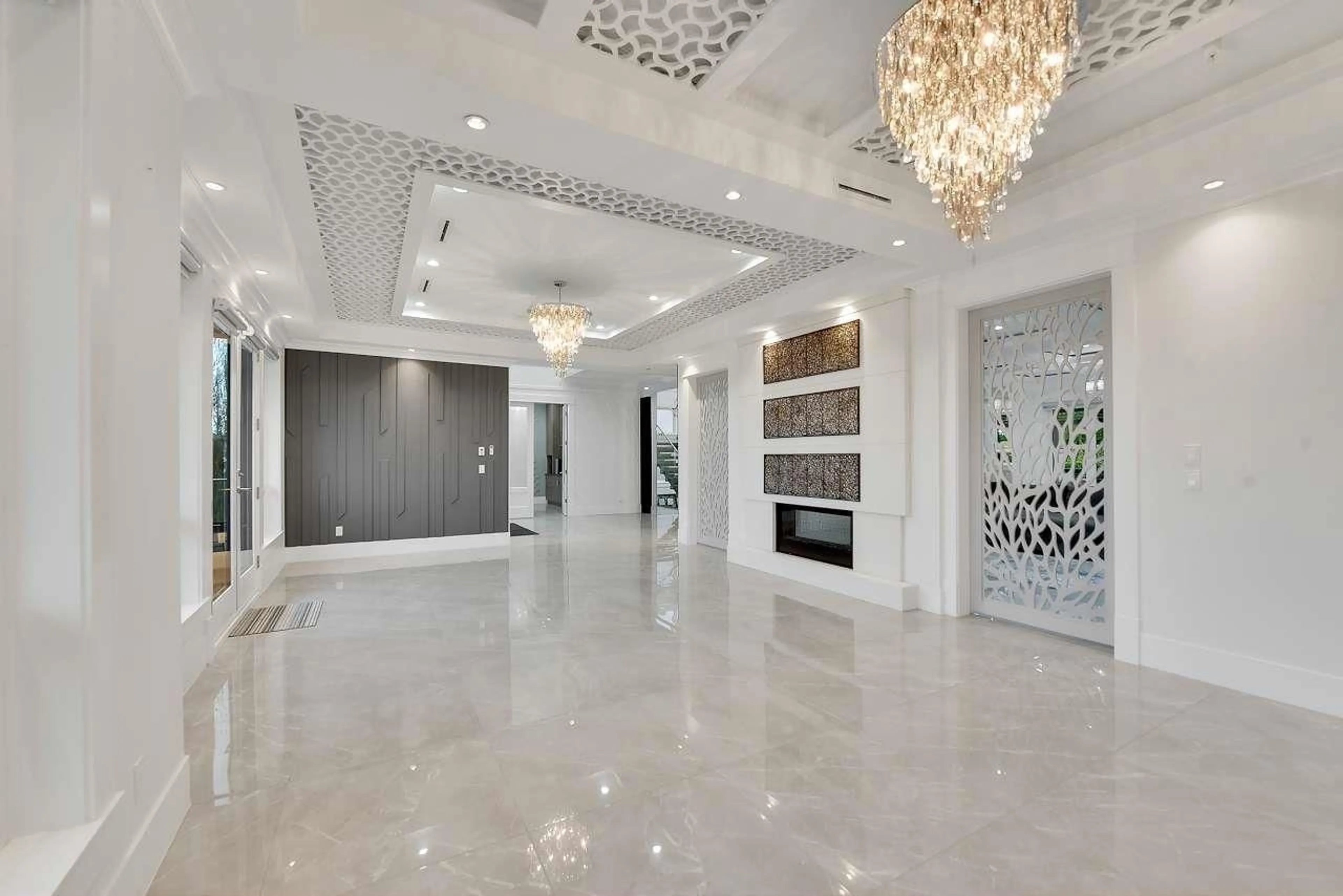 Indoor foyer for 16638 31B, Surrey British Columbia V3Z0P9