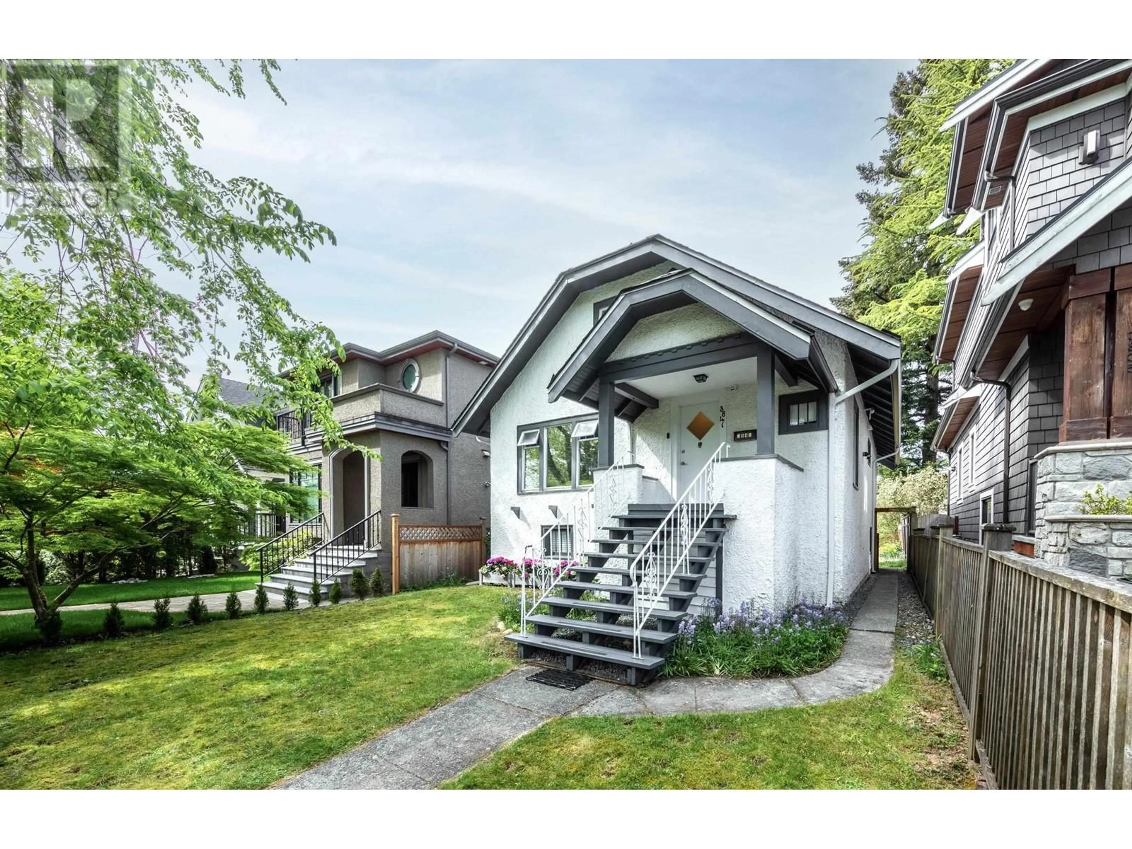 Home with vinyl exterior material, street for 3841 24TH AVENUE, Vancouver British Columbia V6S1L8