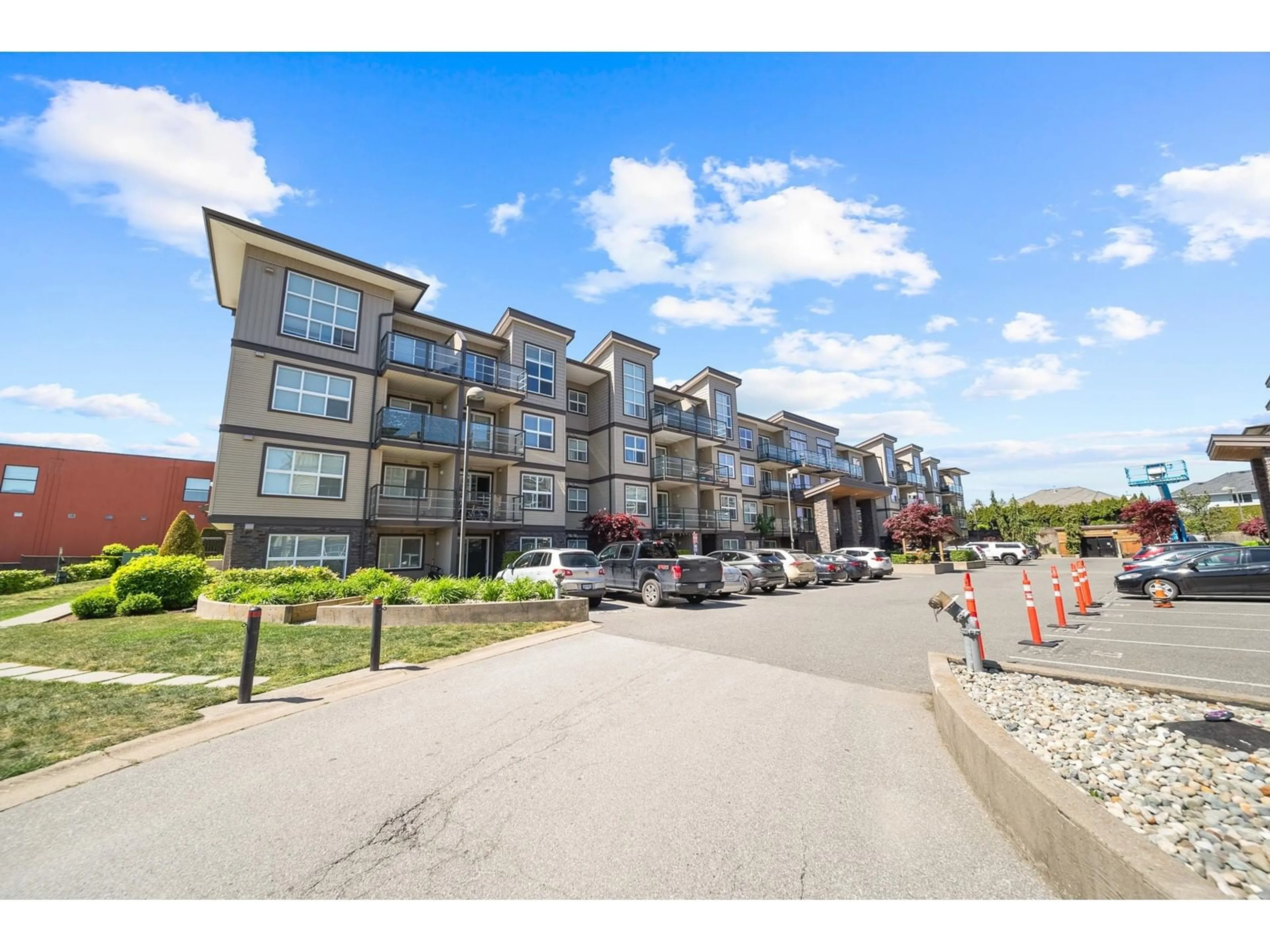 A pic from outside/outdoor area/front of a property/back of a property/a pic from drone, unknown for 303 - 30515 CARDINAL, Abbotsford British Columbia V2T0A8