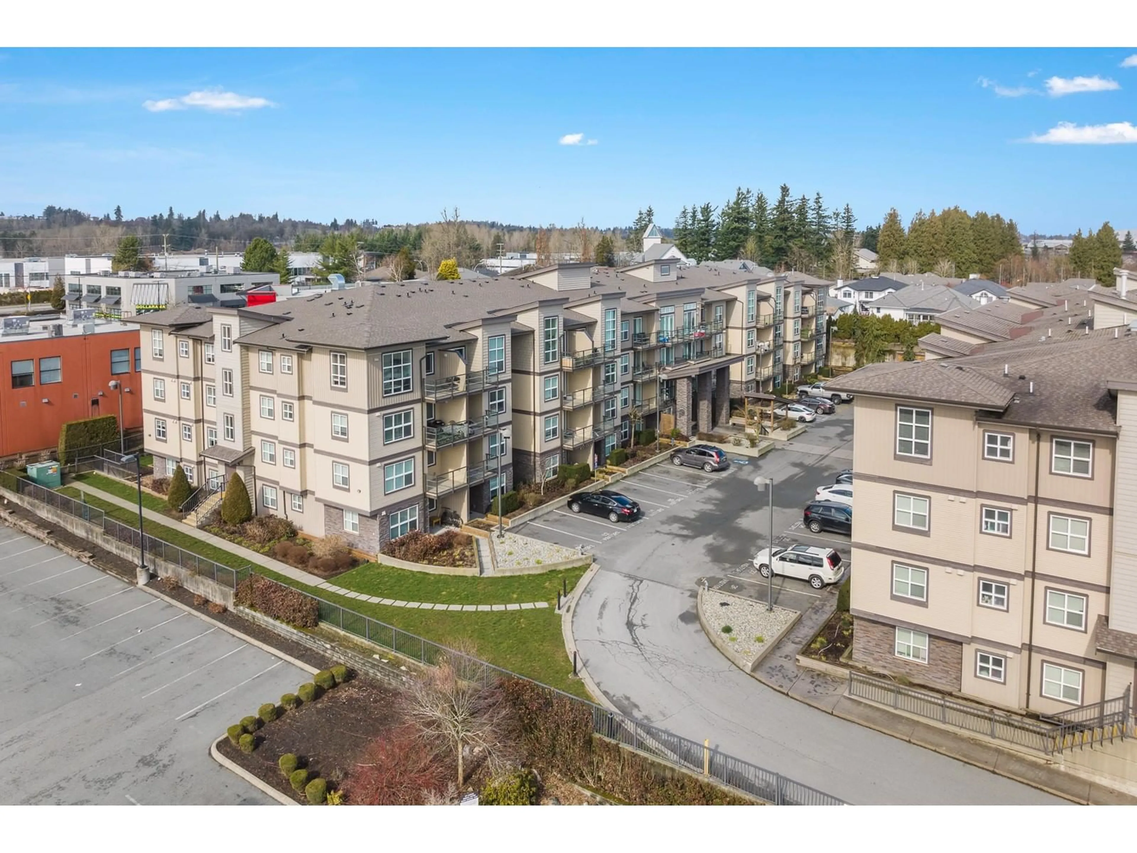 A pic from outside/outdoor area/front of a property/back of a property/a pic from drone, mountain view for 303 - 30515 CARDINAL, Abbotsford British Columbia V2T0A8