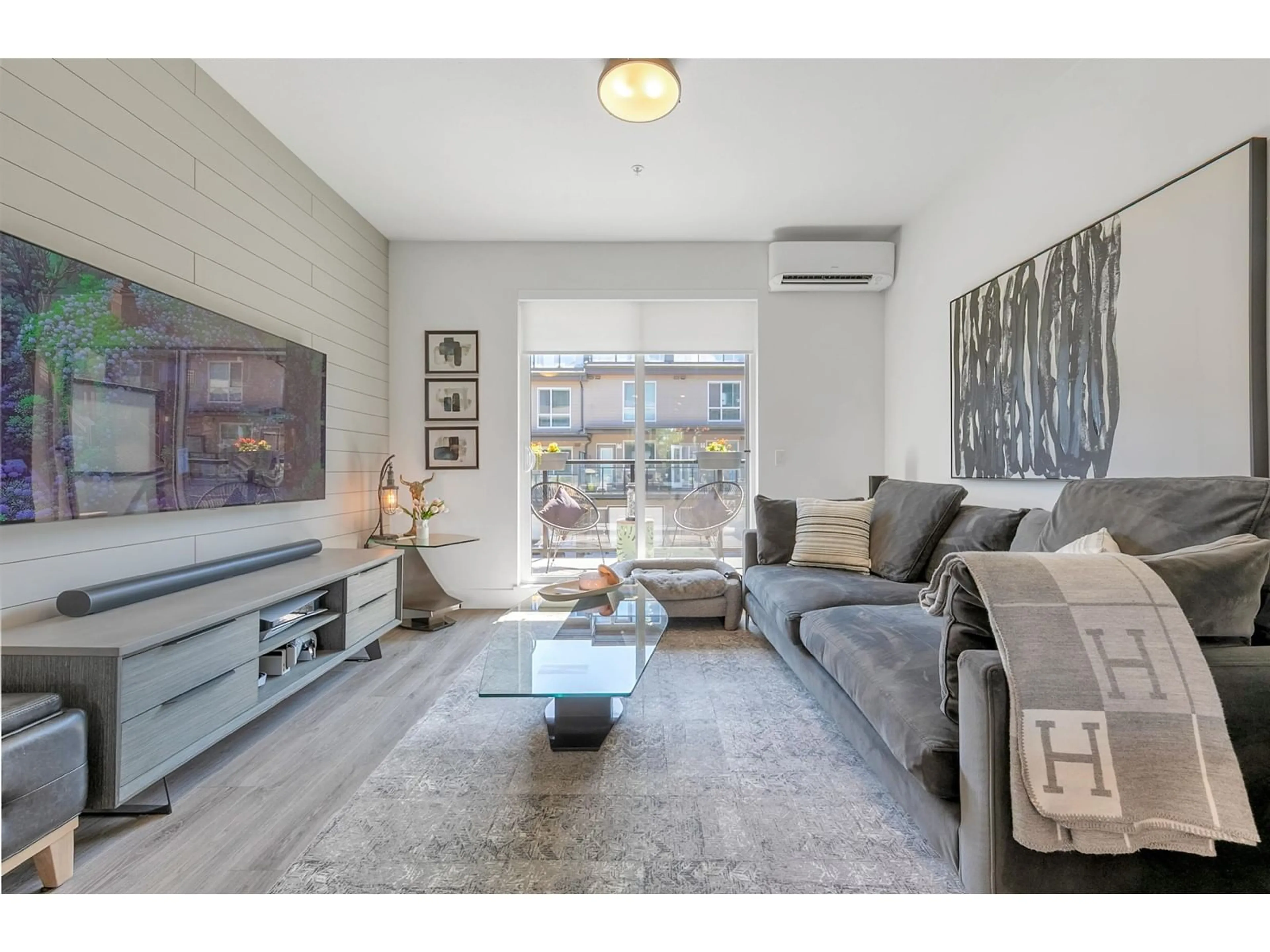 Living room with furniture, unknown for 40 - 15775 MOUNTAIN VIEW, Surrey British Columbia V3Z0W7