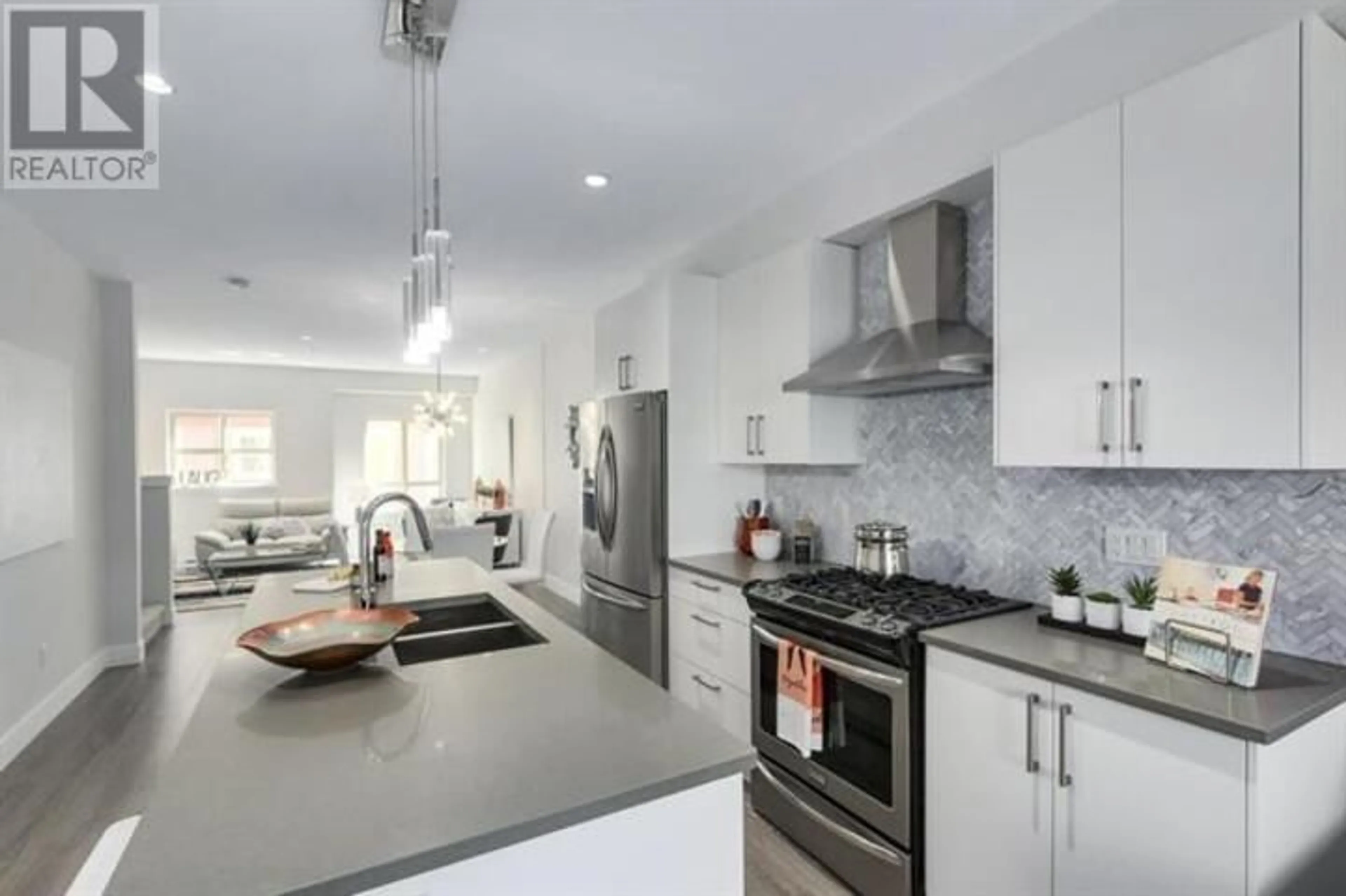 Open concept kitchen, ceramic/tile floor for 58 - 843 EWEN AVENUE, New Westminster British Columbia V3M0K6