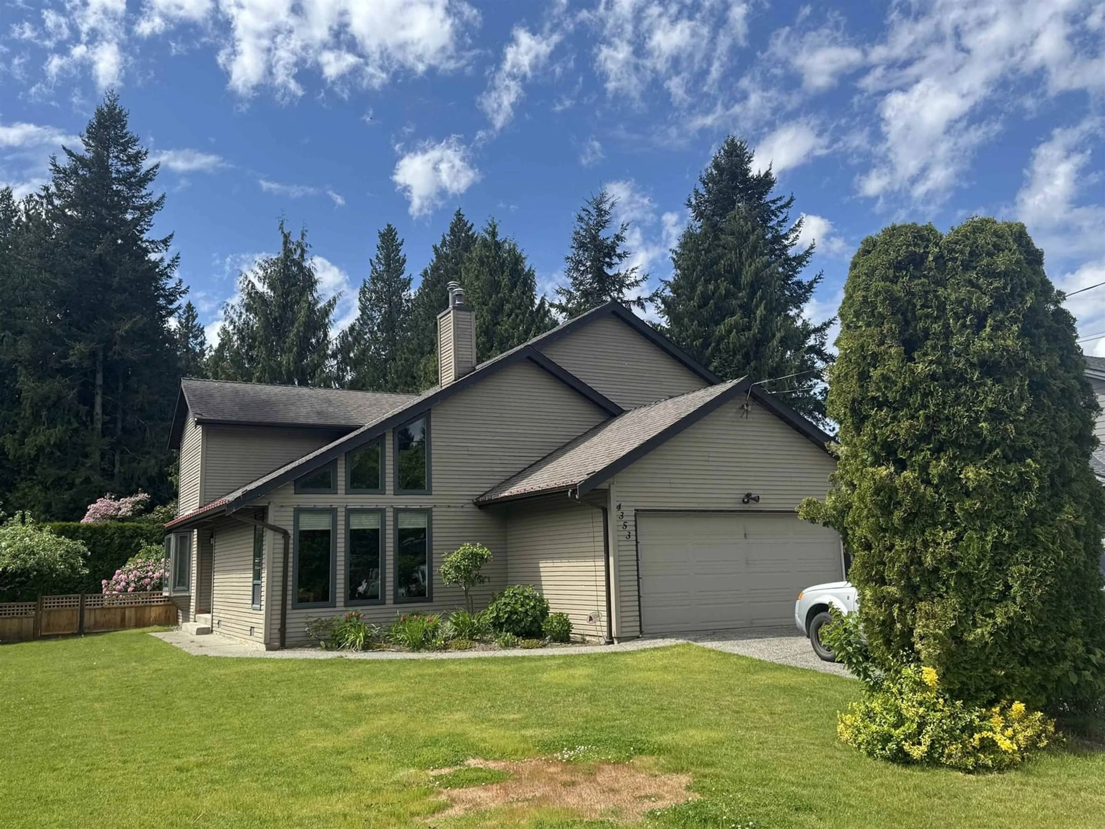 Home with vinyl exterior material, mountain view for 4353 198, Langley British Columbia V3A1E5