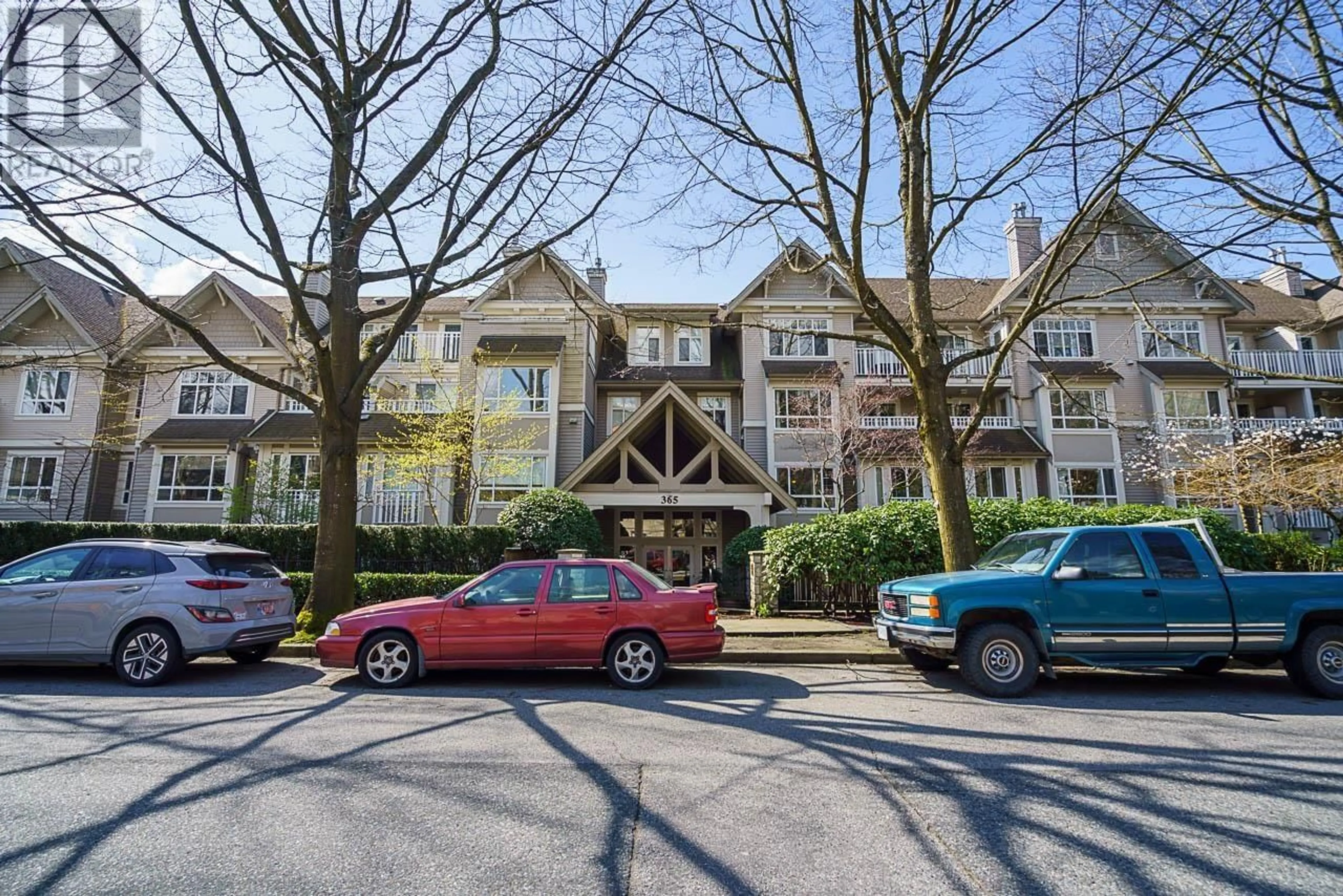 A pic from outside/outdoor area/front of a property/back of a property/a pic from drone, unknown for 409 - 365 1ST STREET, North Vancouver British Columbia V7L4W5