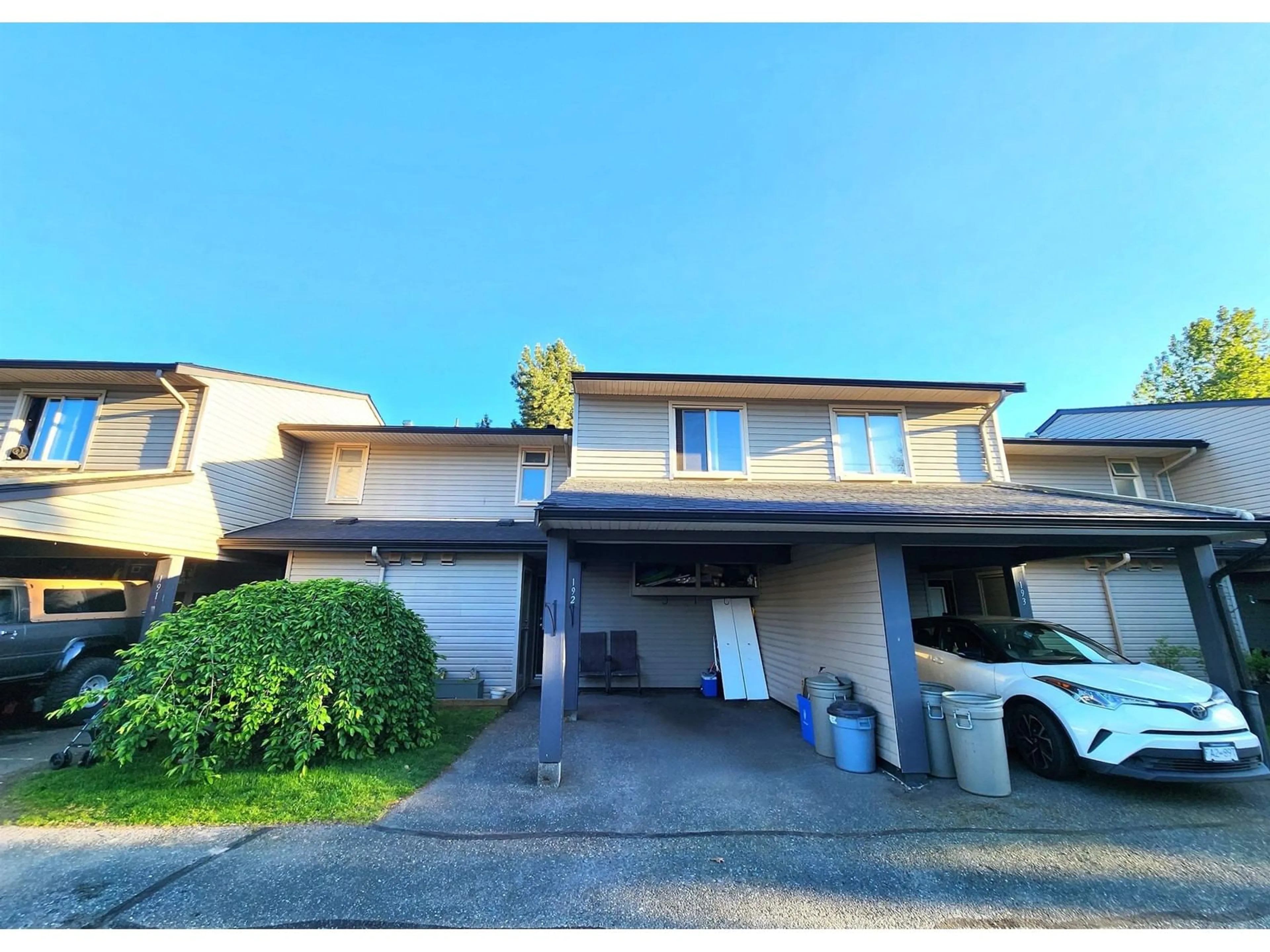 A pic from outside/outdoor area/front of a property/back of a property/a pic from drone, street for 192 - 27456 32, Langley British Columbia V4W3P3