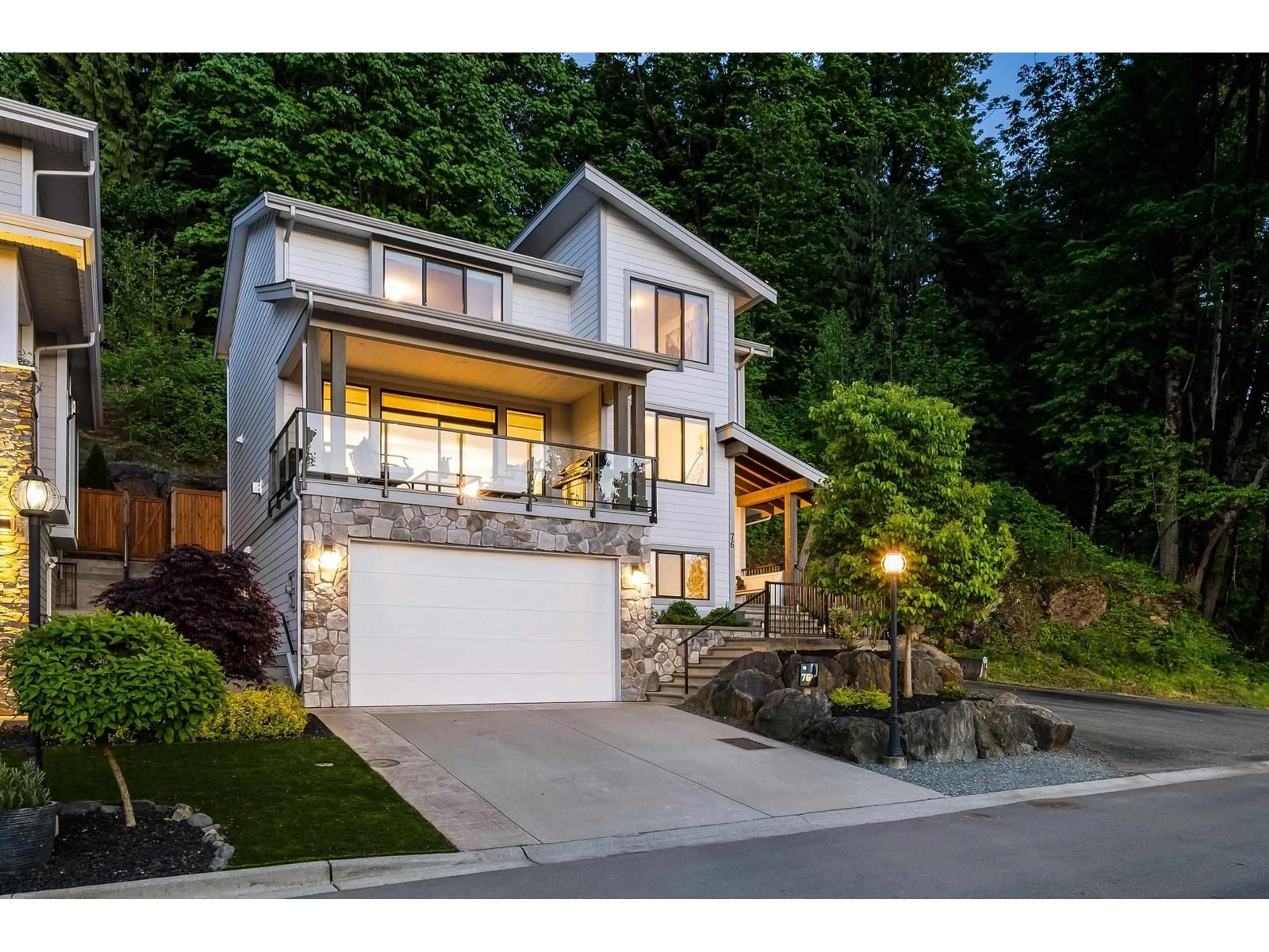 Home with vinyl exterior material, street for 76 - 50778 LEDGESTONE PLACE, Chilliwack British Columbia V2P0E7