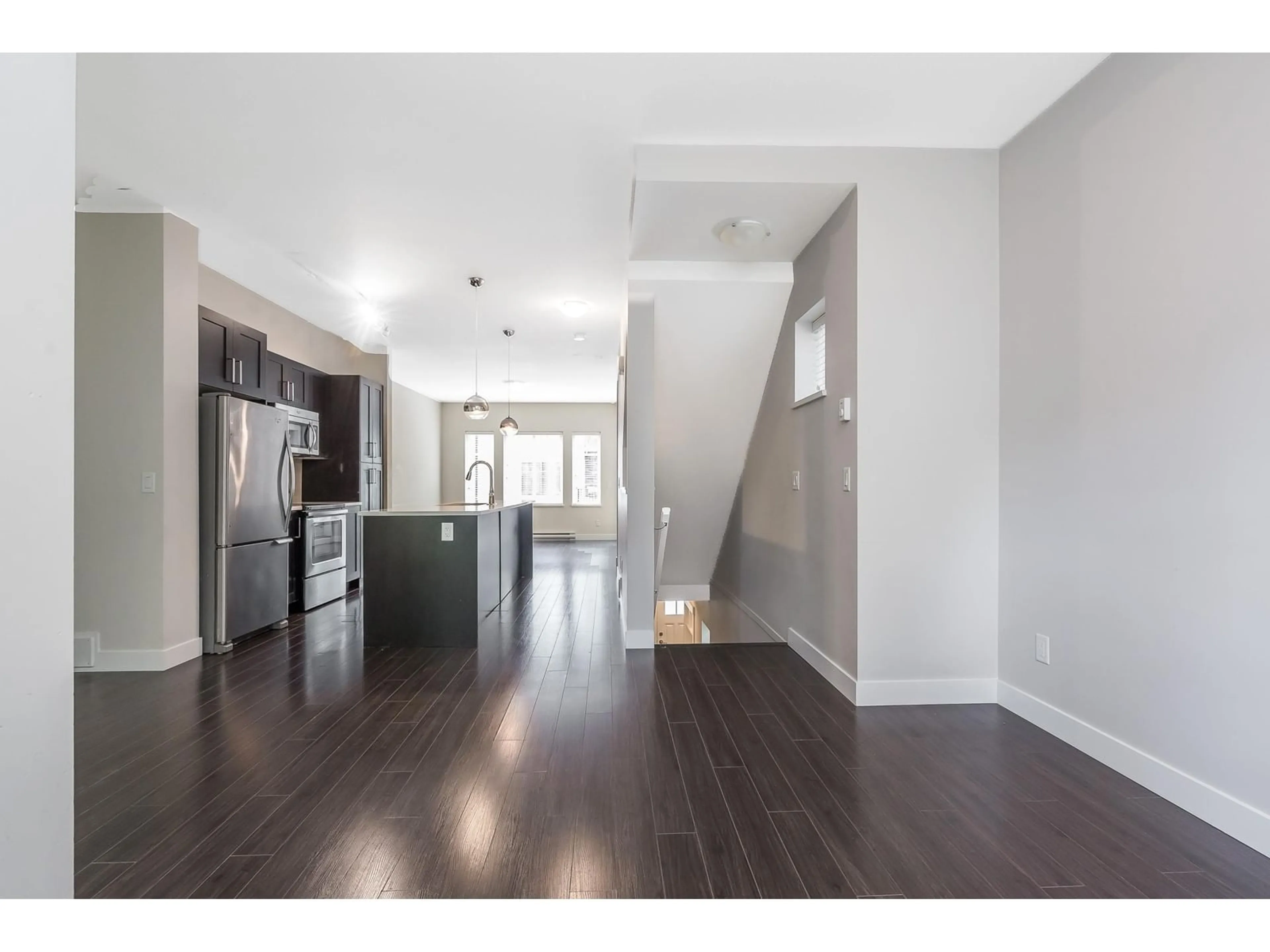 Indoor entryway for 36 - 13864 HYLAND, Surrey British Columbia V3W2C3