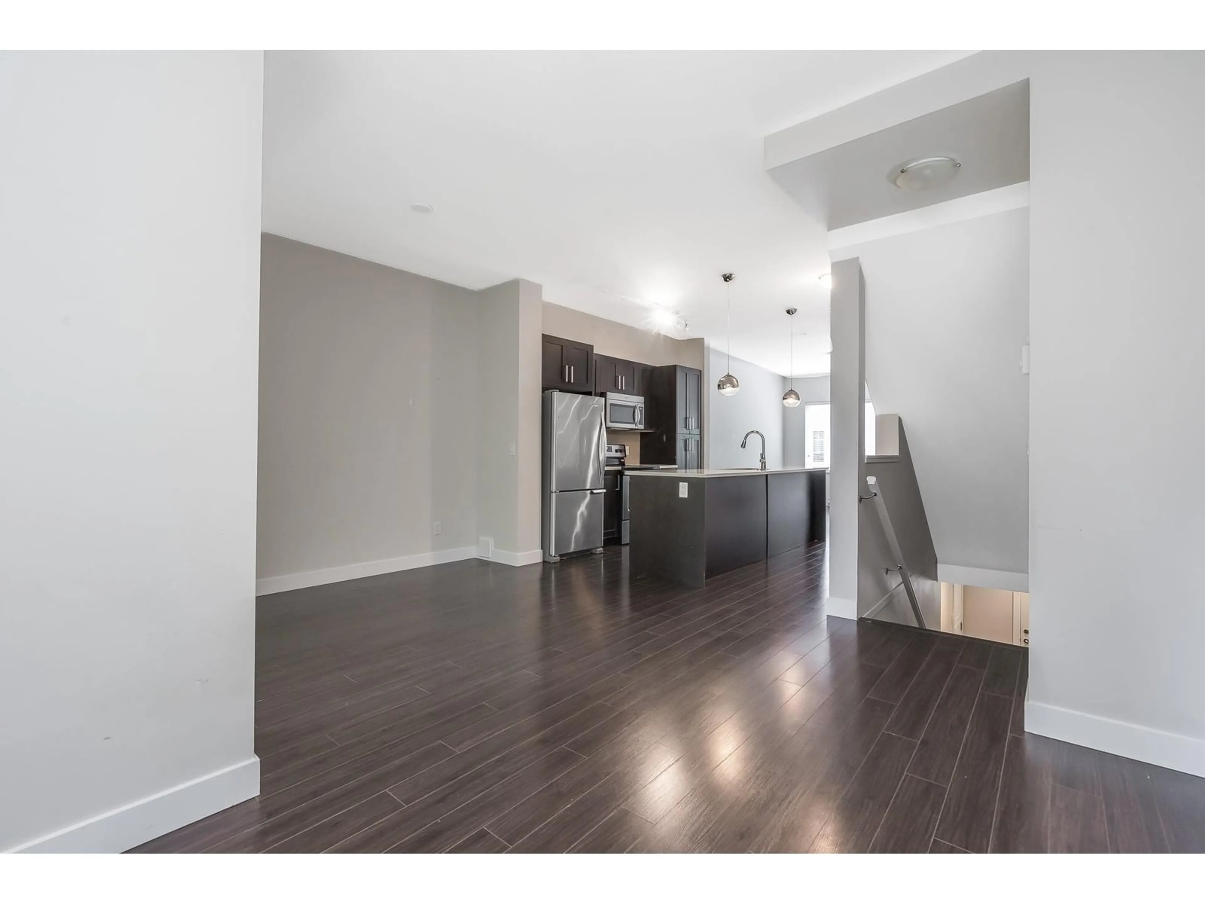 Open concept kitchen, wood/laminate floor for 36 - 13864 HYLAND, Surrey British Columbia V3W2C3