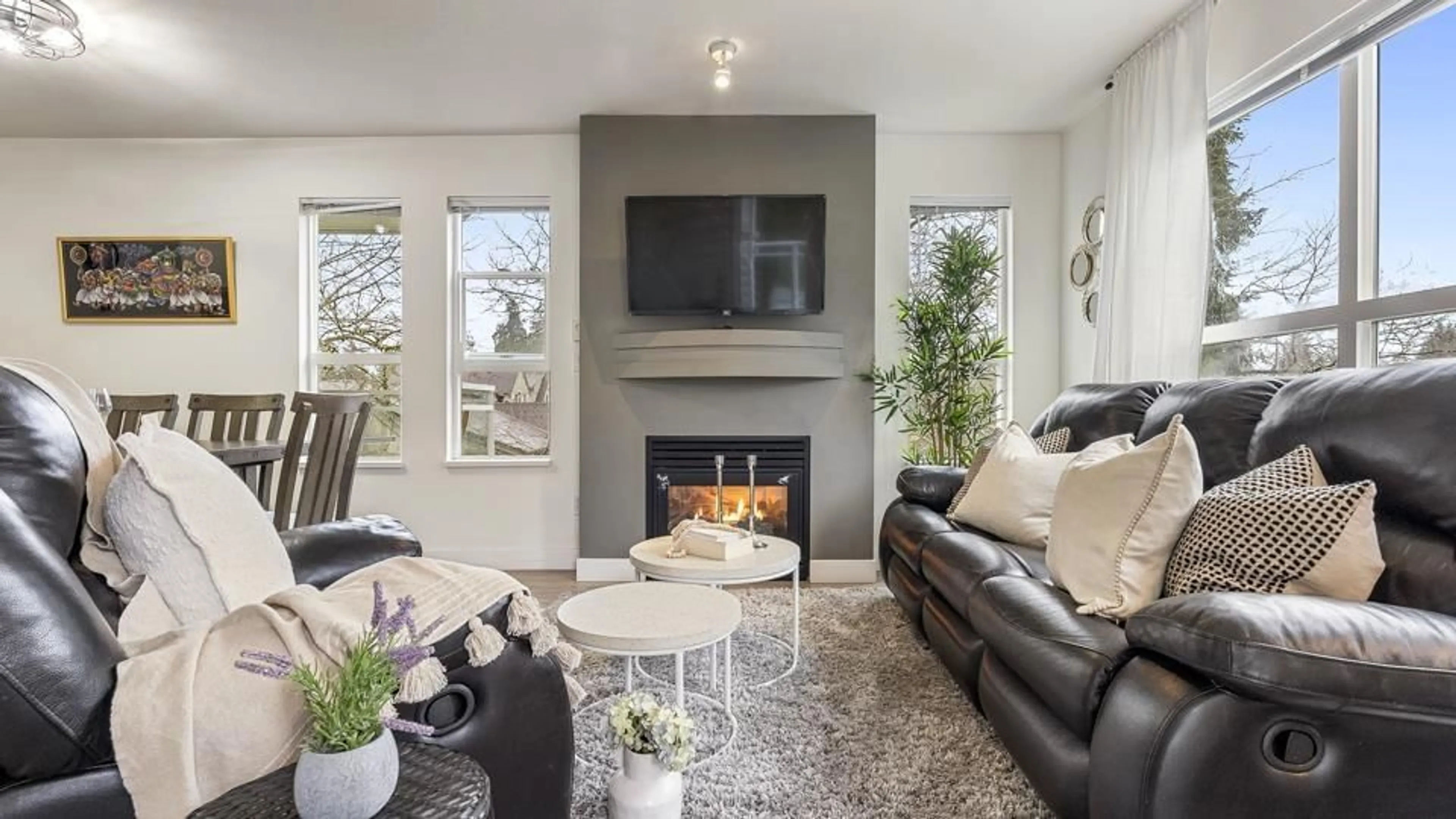 Living room with furniture, unknown for 312 - 10188 155, Surrey British Columbia V3R0R6