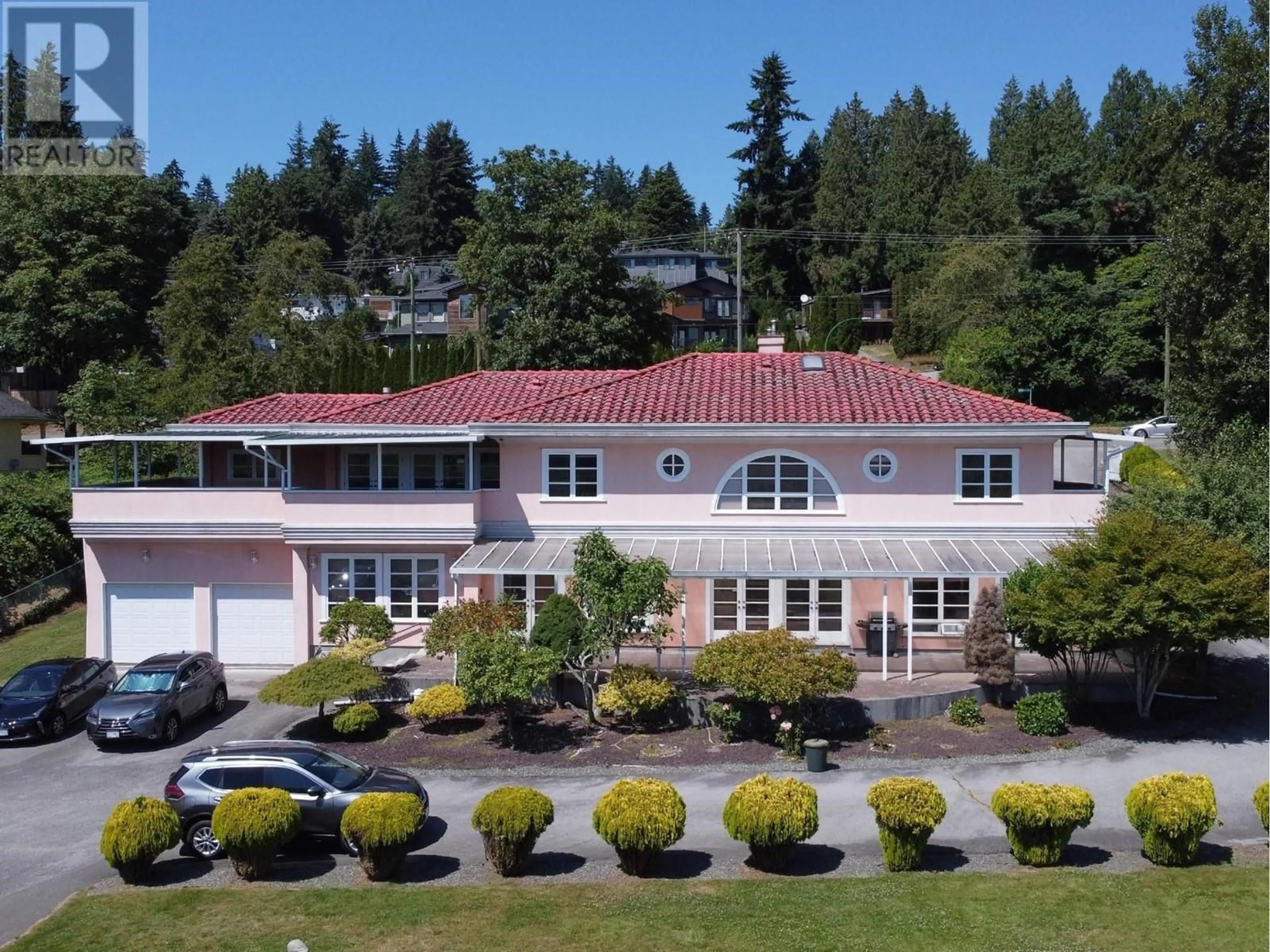 A pic from outside/outdoor area/front of a property/back of a property/a pic from drone, unknown for 4828 MARINE DRIVE, Burnaby British Columbia V5J3G6
