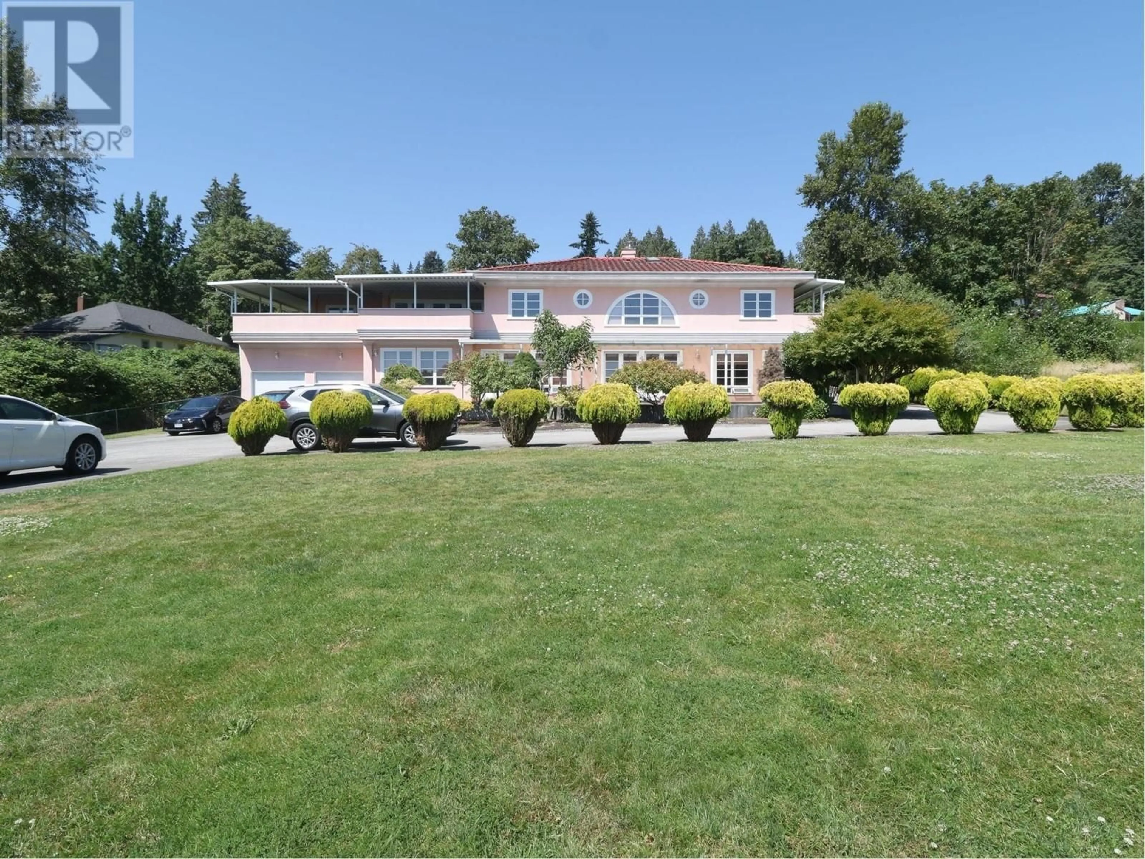 A pic from outside/outdoor area/front of a property/back of a property/a pic from drone, unknown for 4828 MARINE DRIVE, Burnaby British Columbia V5J3G6