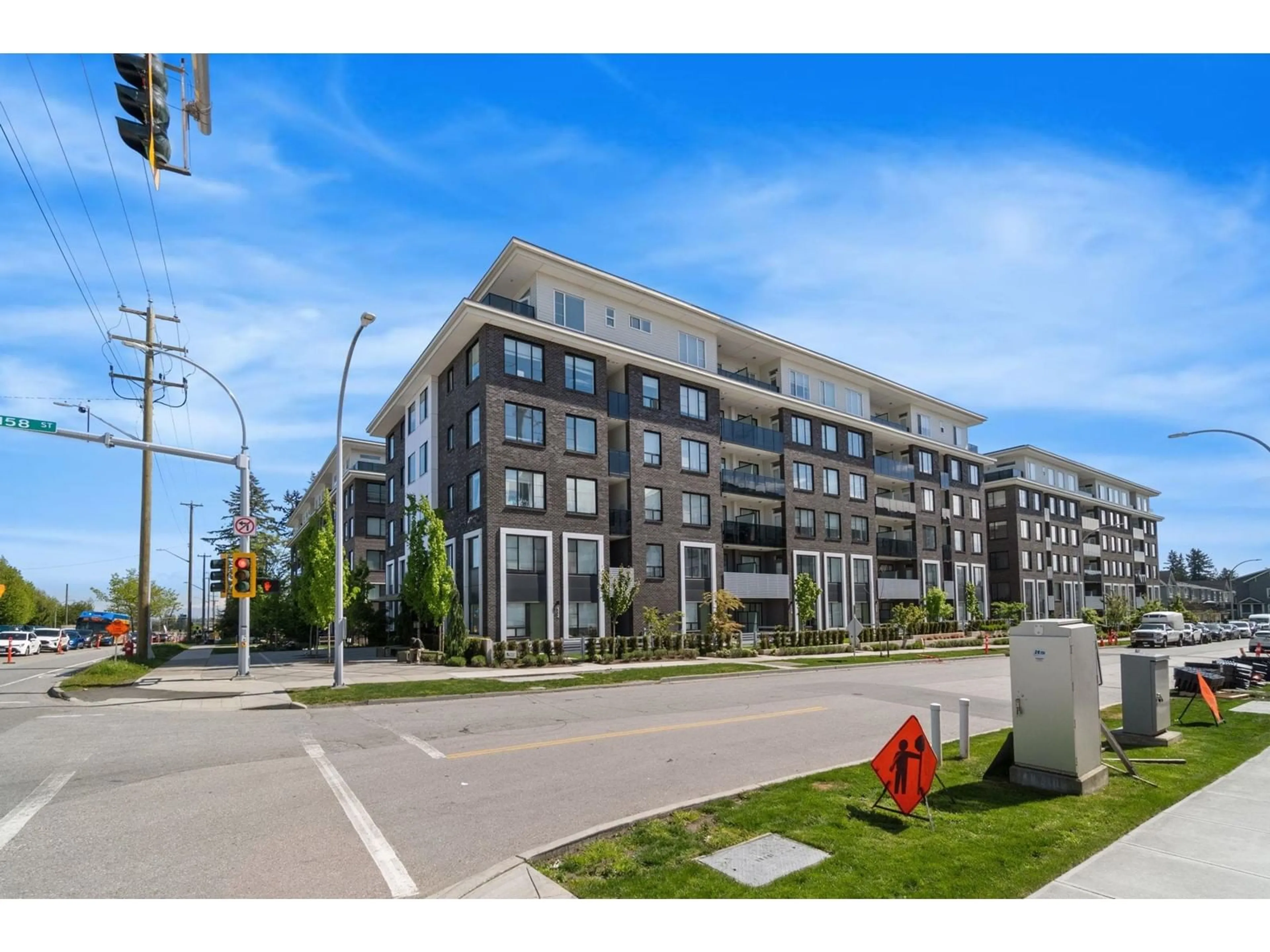 Blurry image for 408 - 15848 FRASER, Surrey British Columbia V4N6X6