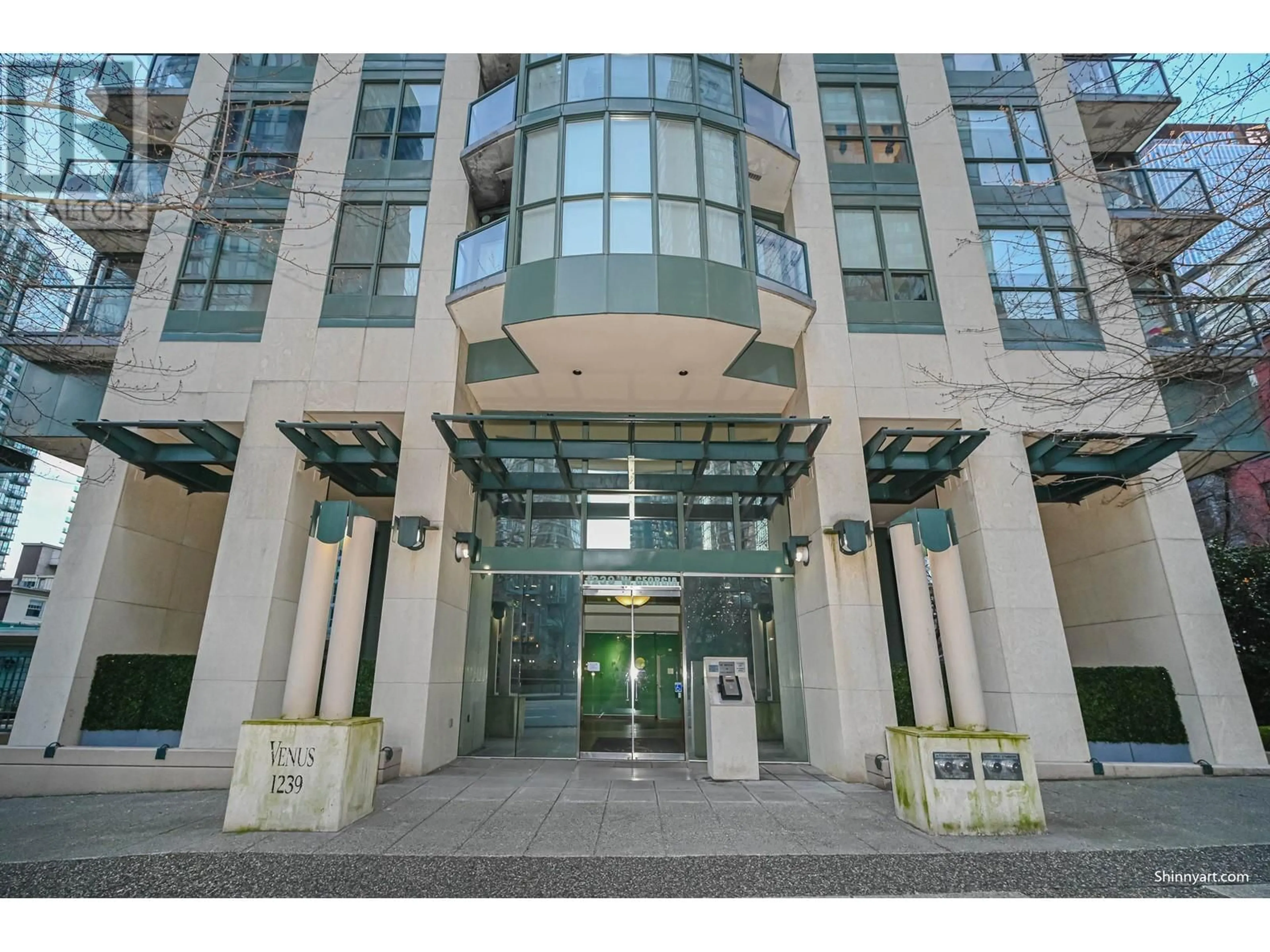 Indoor foyer for 3209 - 1239 GEORGIA STREET, Vancouver British Columbia V6E4R8