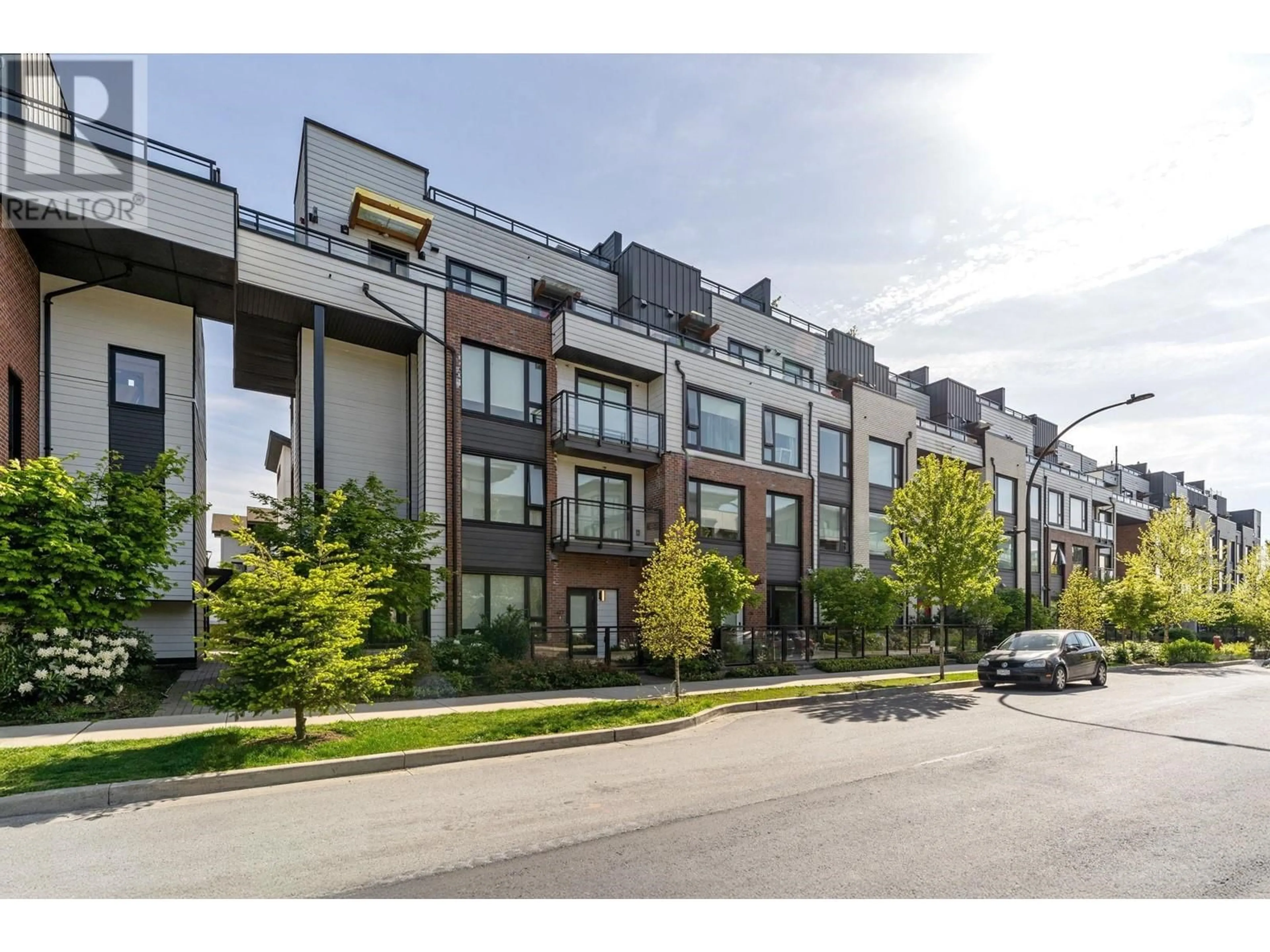 Unknown for 425 - 525 2ND STREET, North Vancouver British Columbia V7L1E1